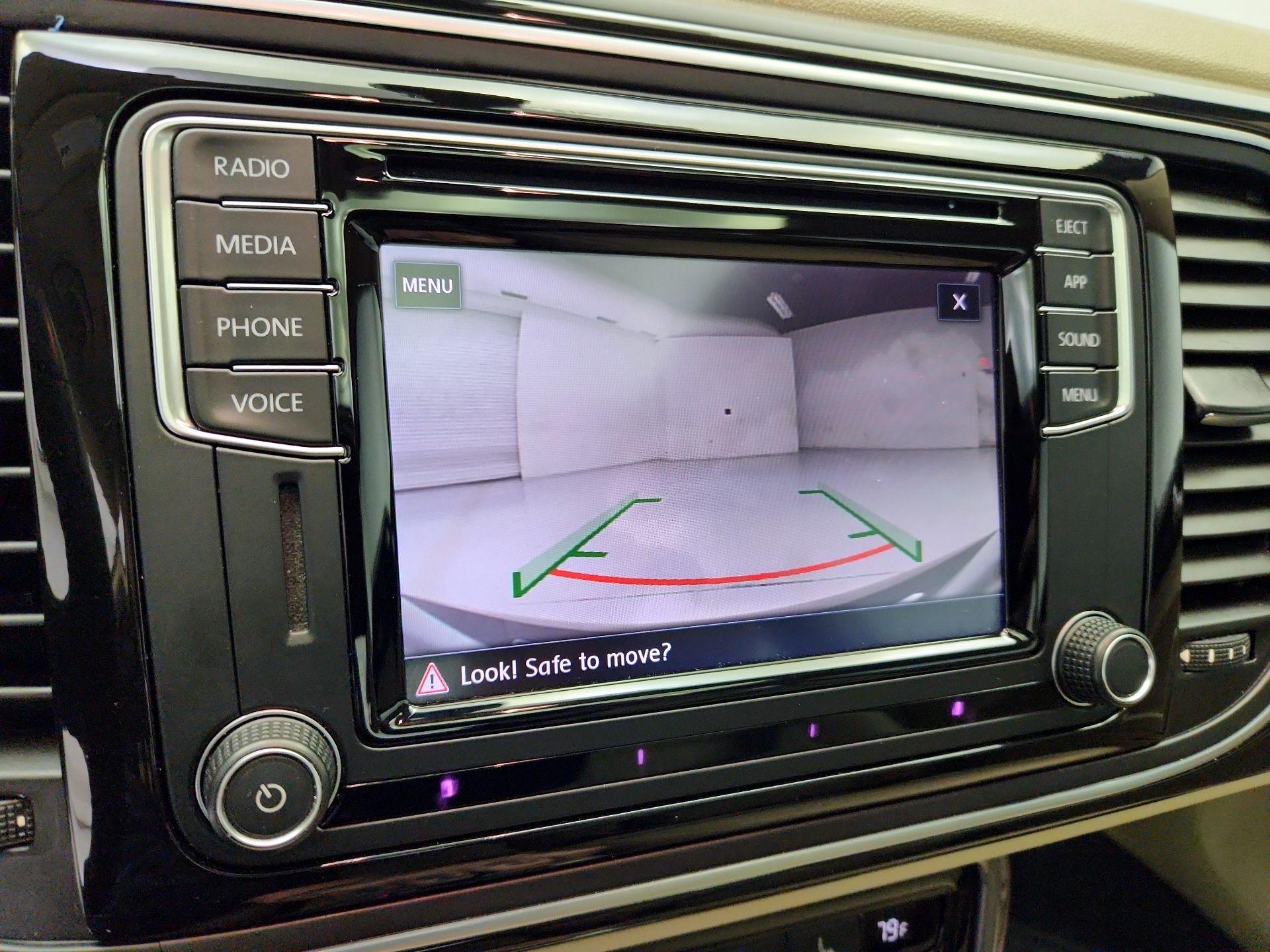 Thumbnail: 2018 Volkswagen Beetle - 14