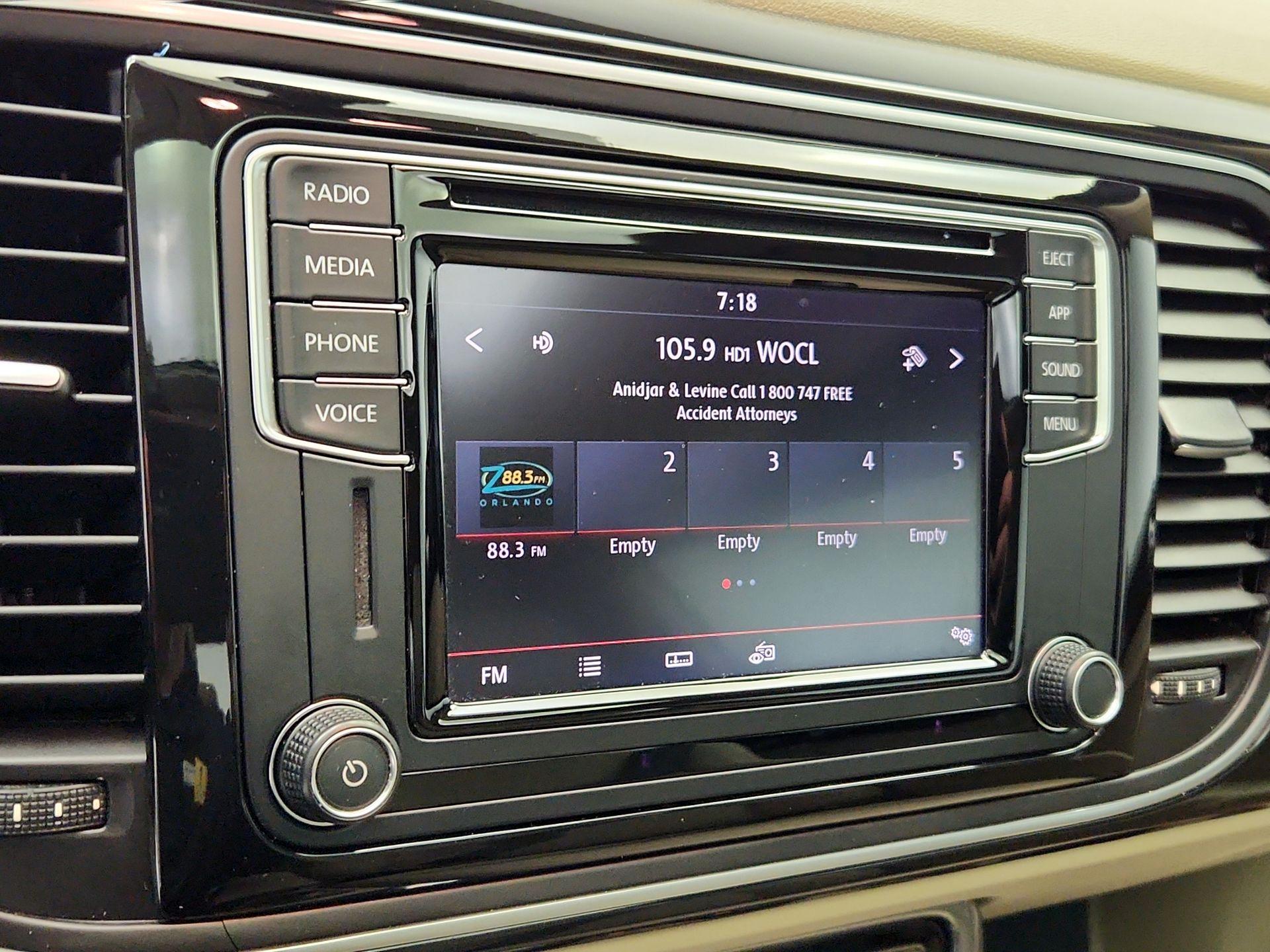 Thumbnail: 2018 Volkswagen Beetle - 15