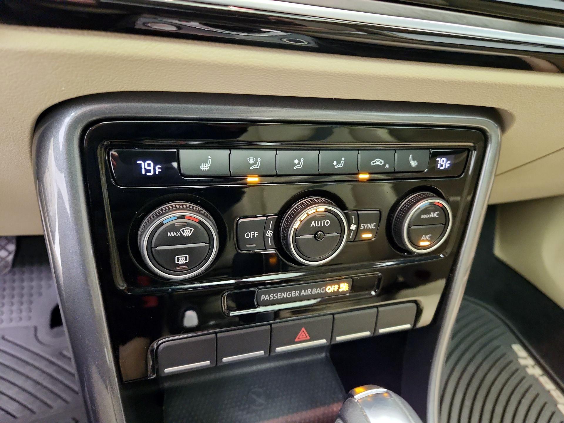 Thumbnail: 2018 Volkswagen Beetle - 16