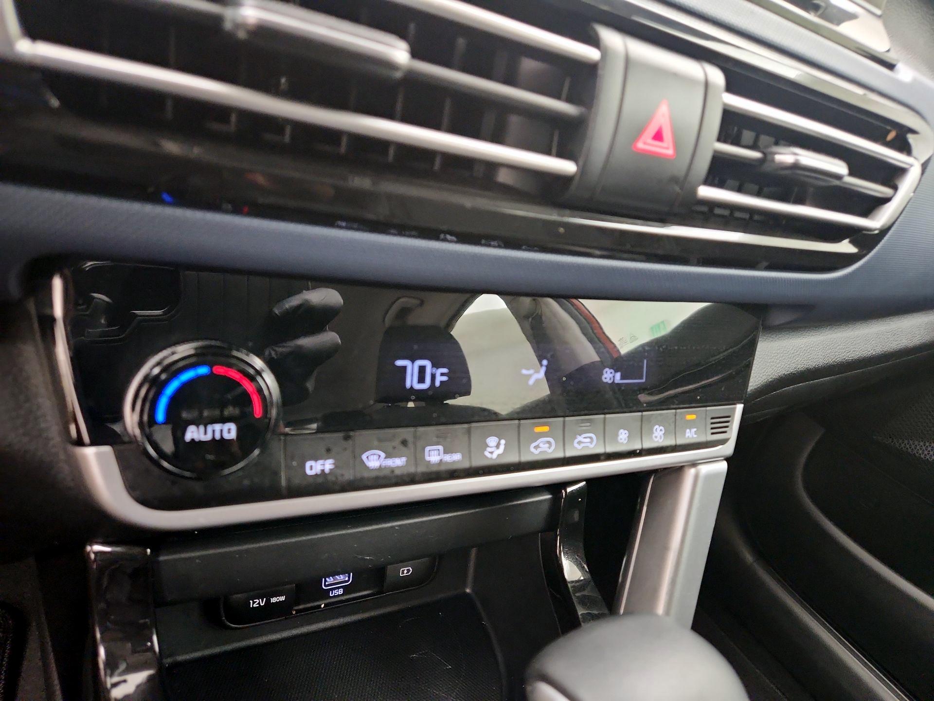 Thumbnail: 2023 Kia Seltos - 16