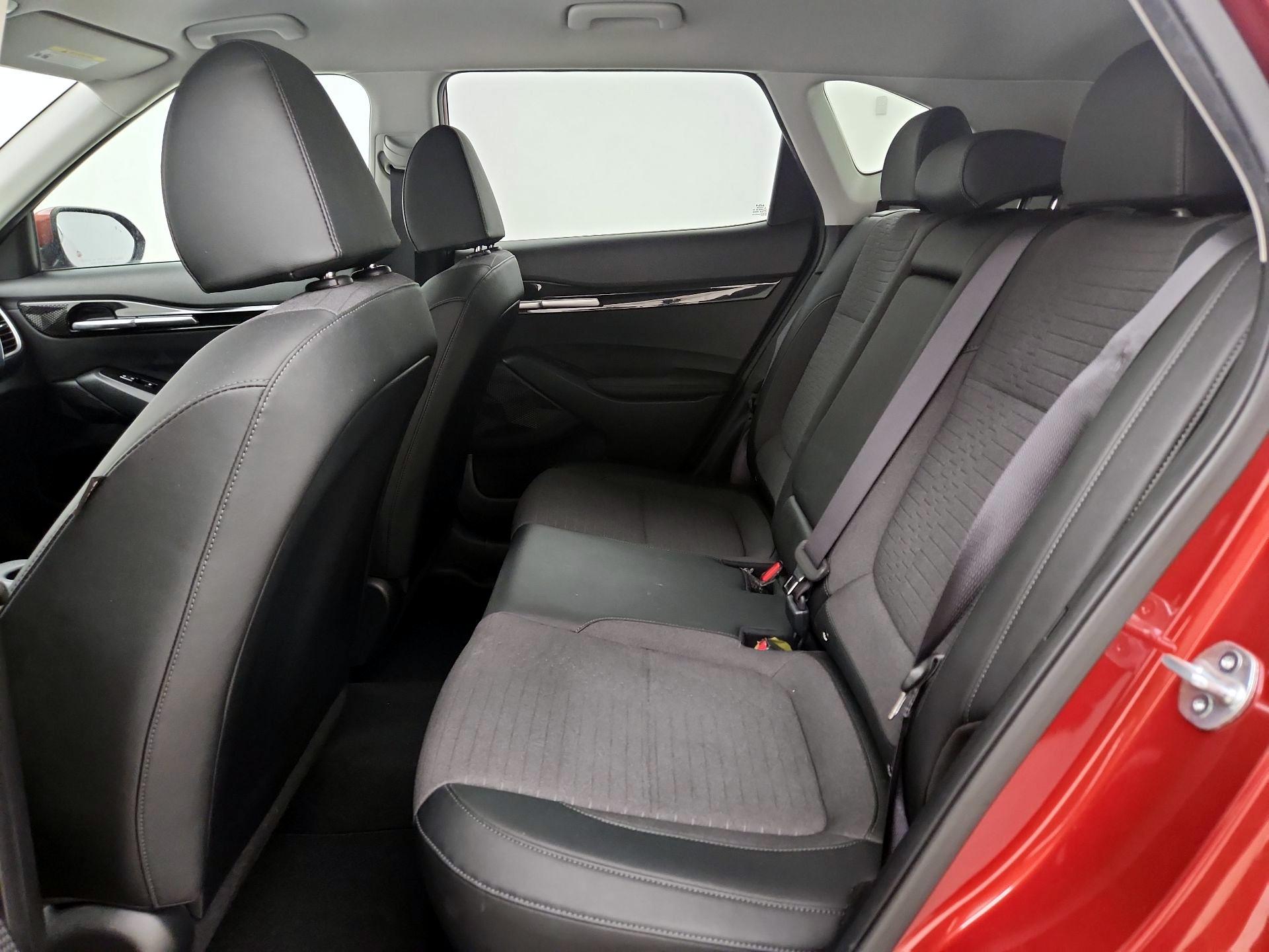 Thumbnail: 2023 Kia Seltos - 19