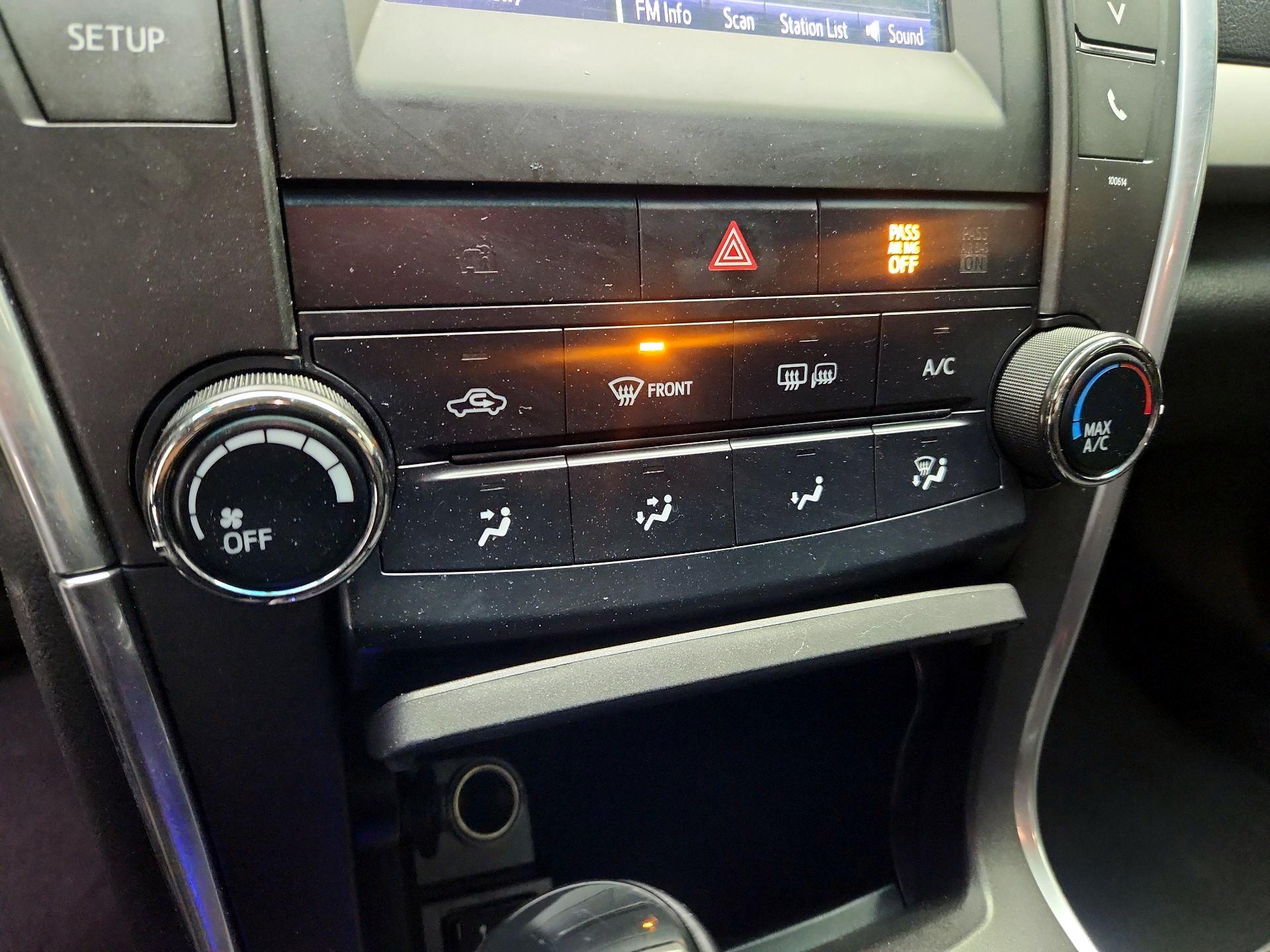 Thumbnail: 2016 Toyota Camry - 16