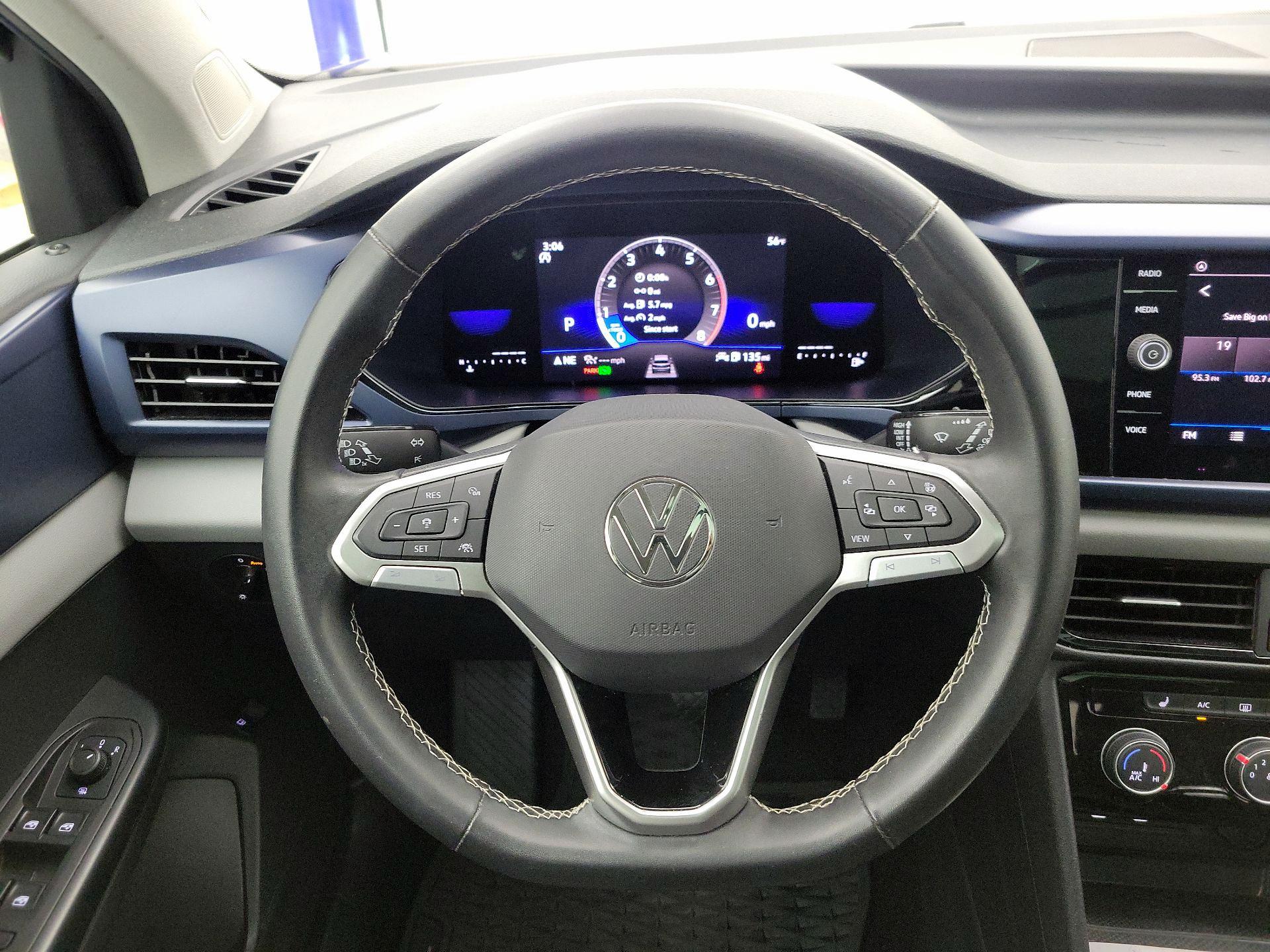 Thumbnail: 2023 Volkswagen Taos - 10