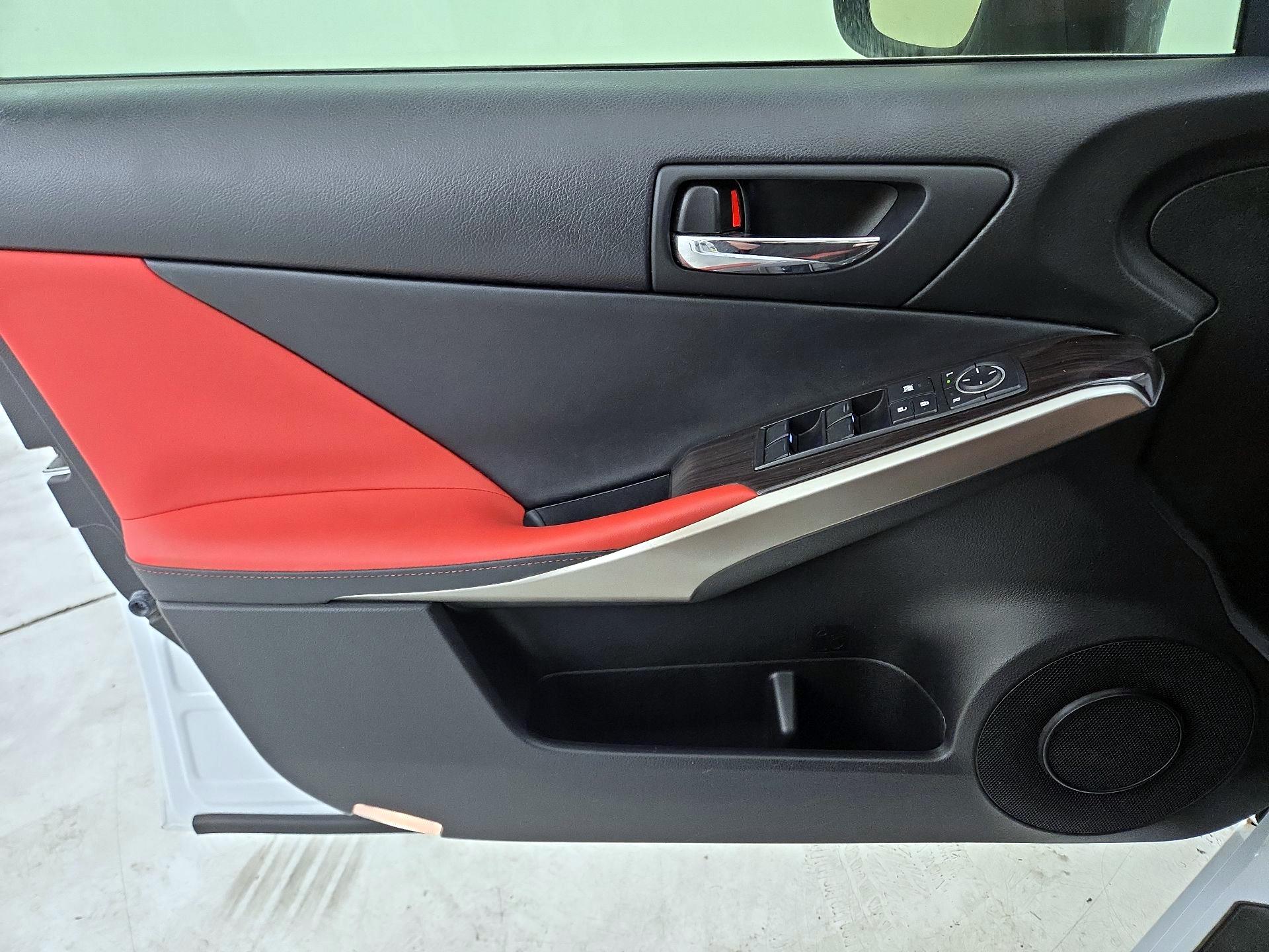 Thumbnail: 2015 Lexus IS - 12