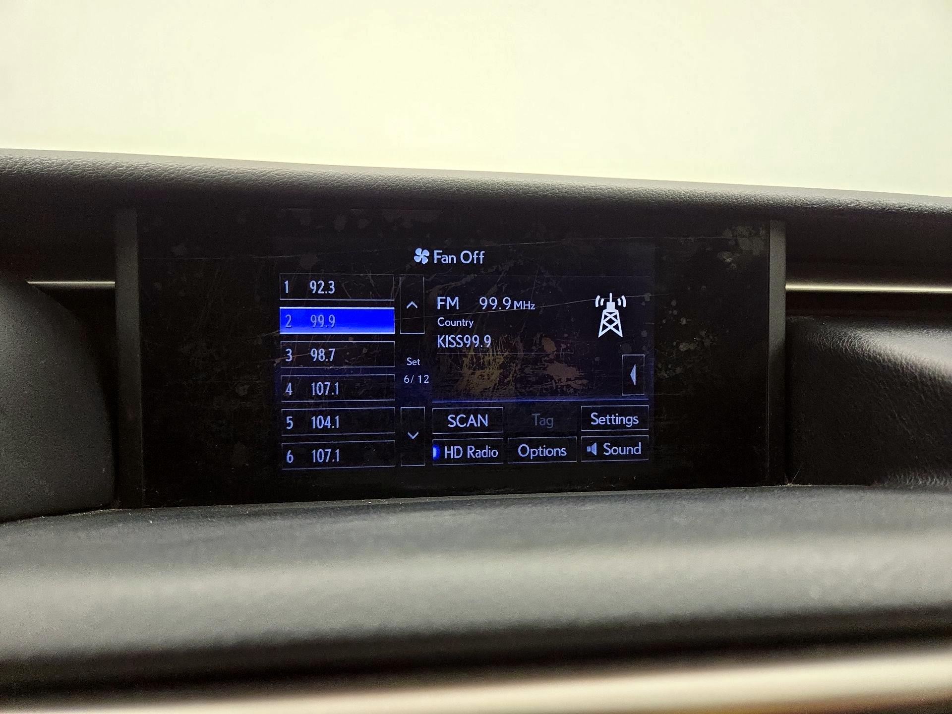 Thumbnail: 2015 Lexus IS - 15