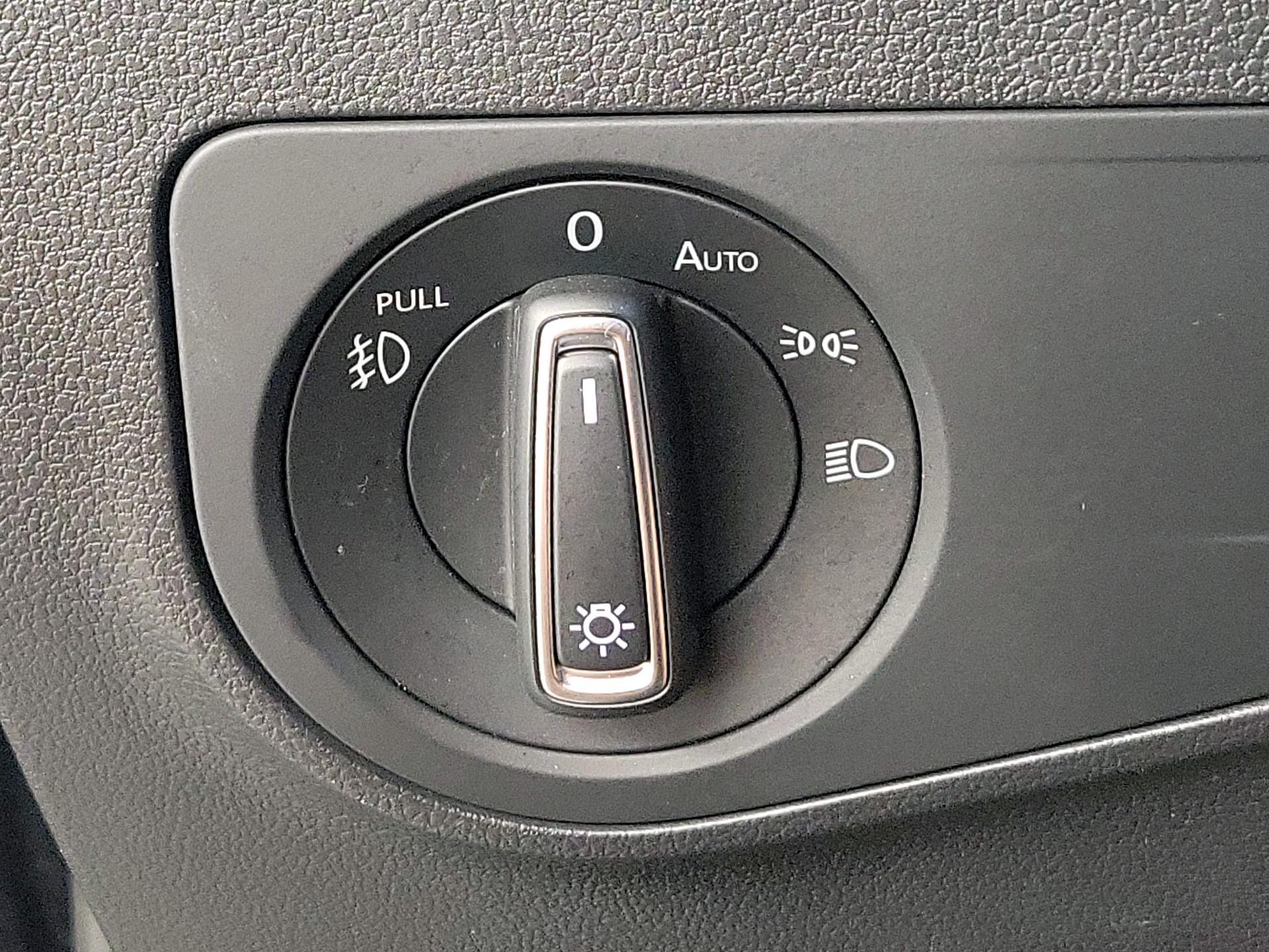 Thumbnail: 2021 Volkswagen Tiguan - 13