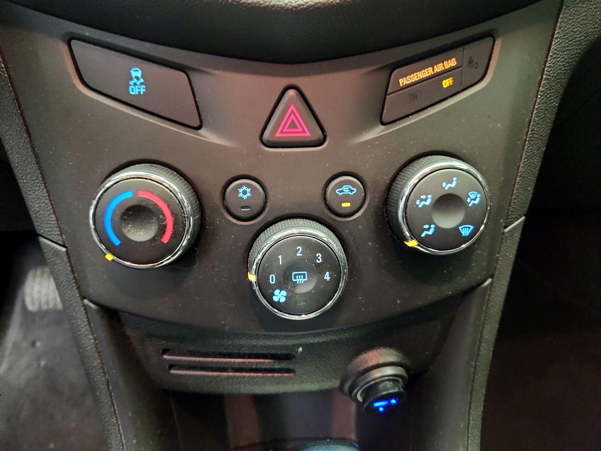 Thumbnail: 2016 Chevrolet Trax - 16