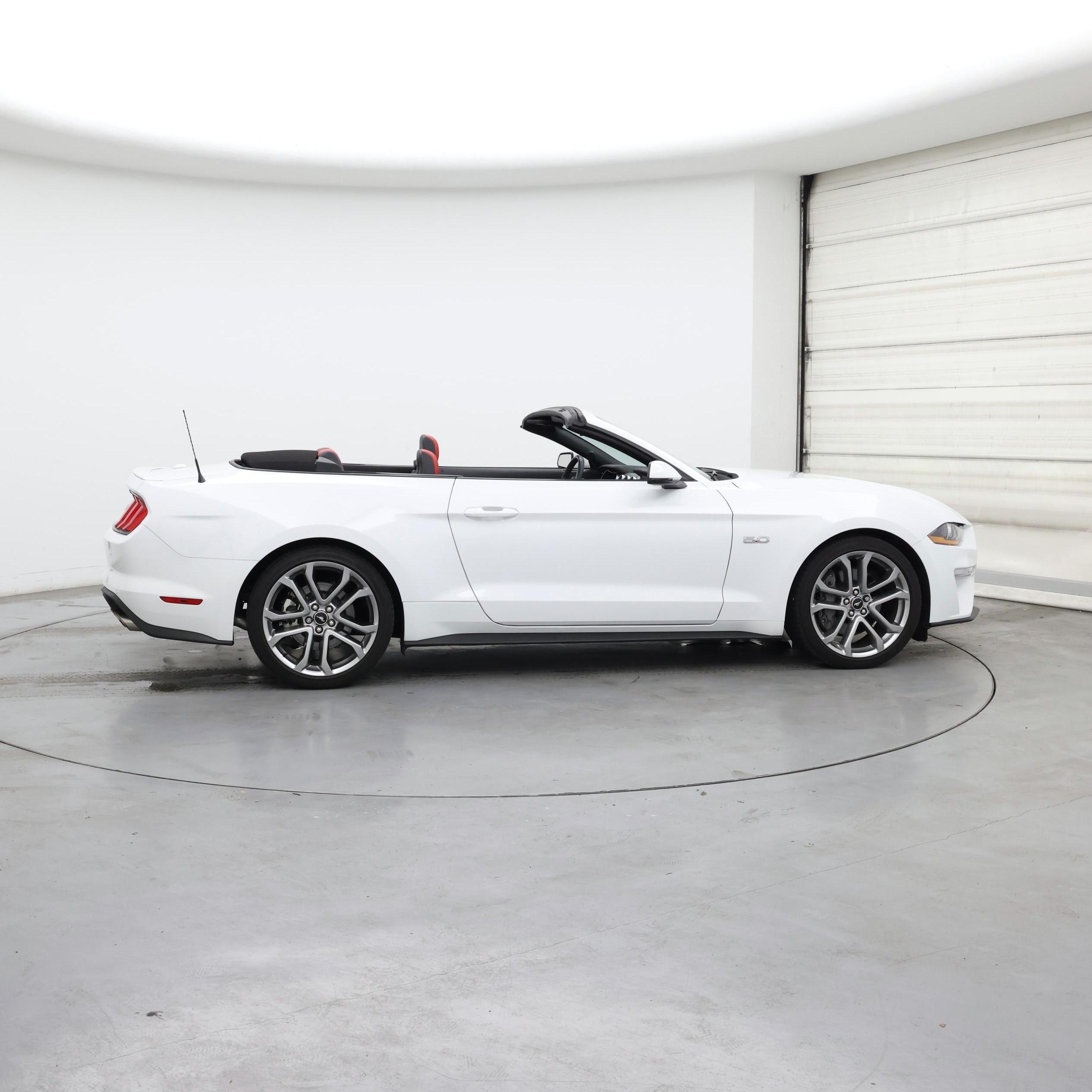 Thumbnail: 2022 Ford Mustang - 7