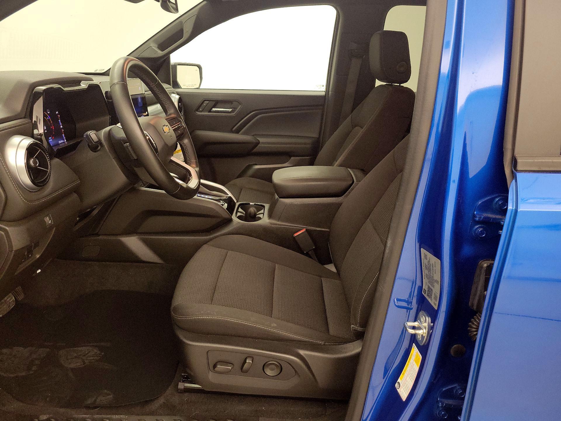 Thumbnail: 2023 Chevrolet Colorado - 11