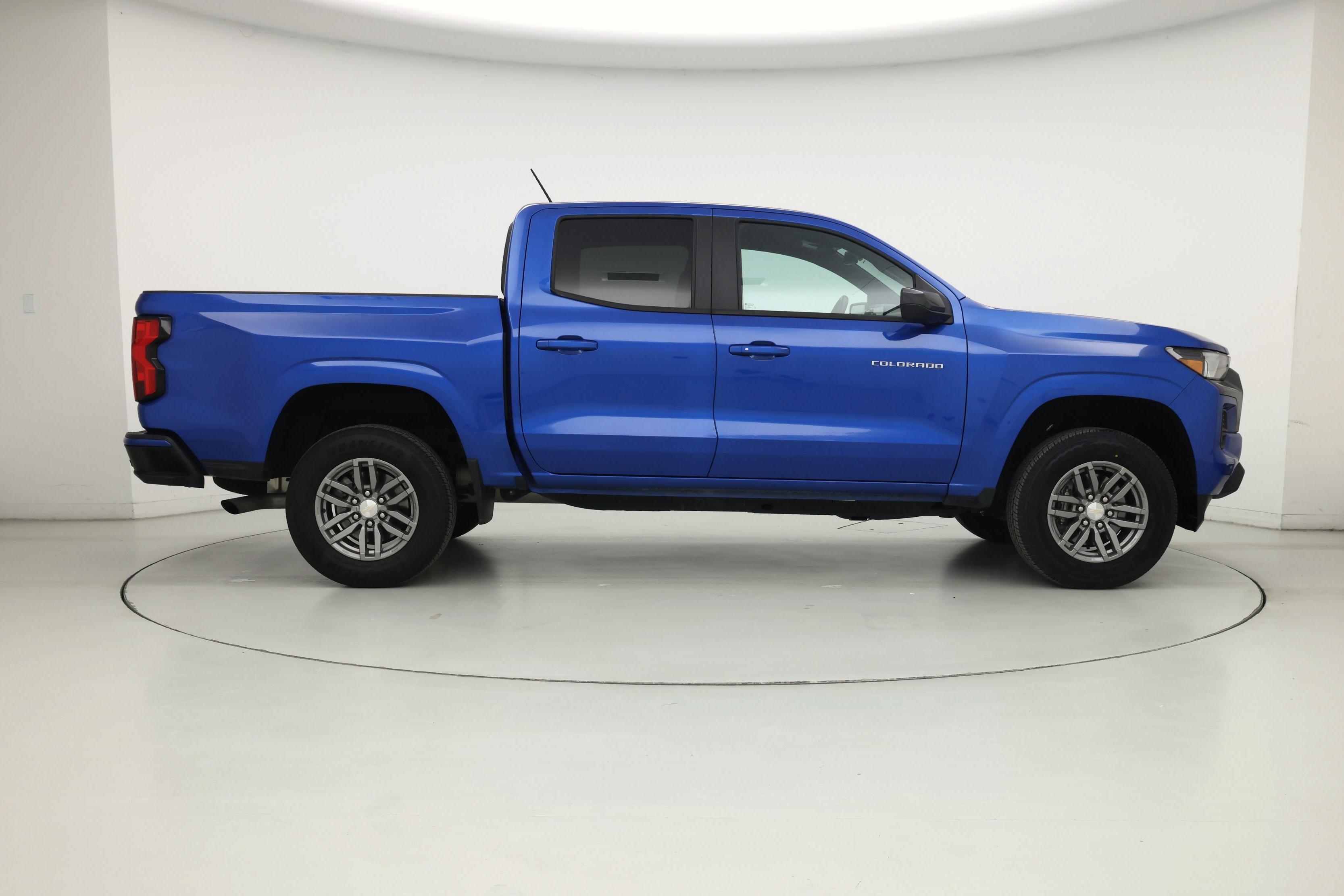 Thumbnail: 2023 Chevrolet Colorado - 7