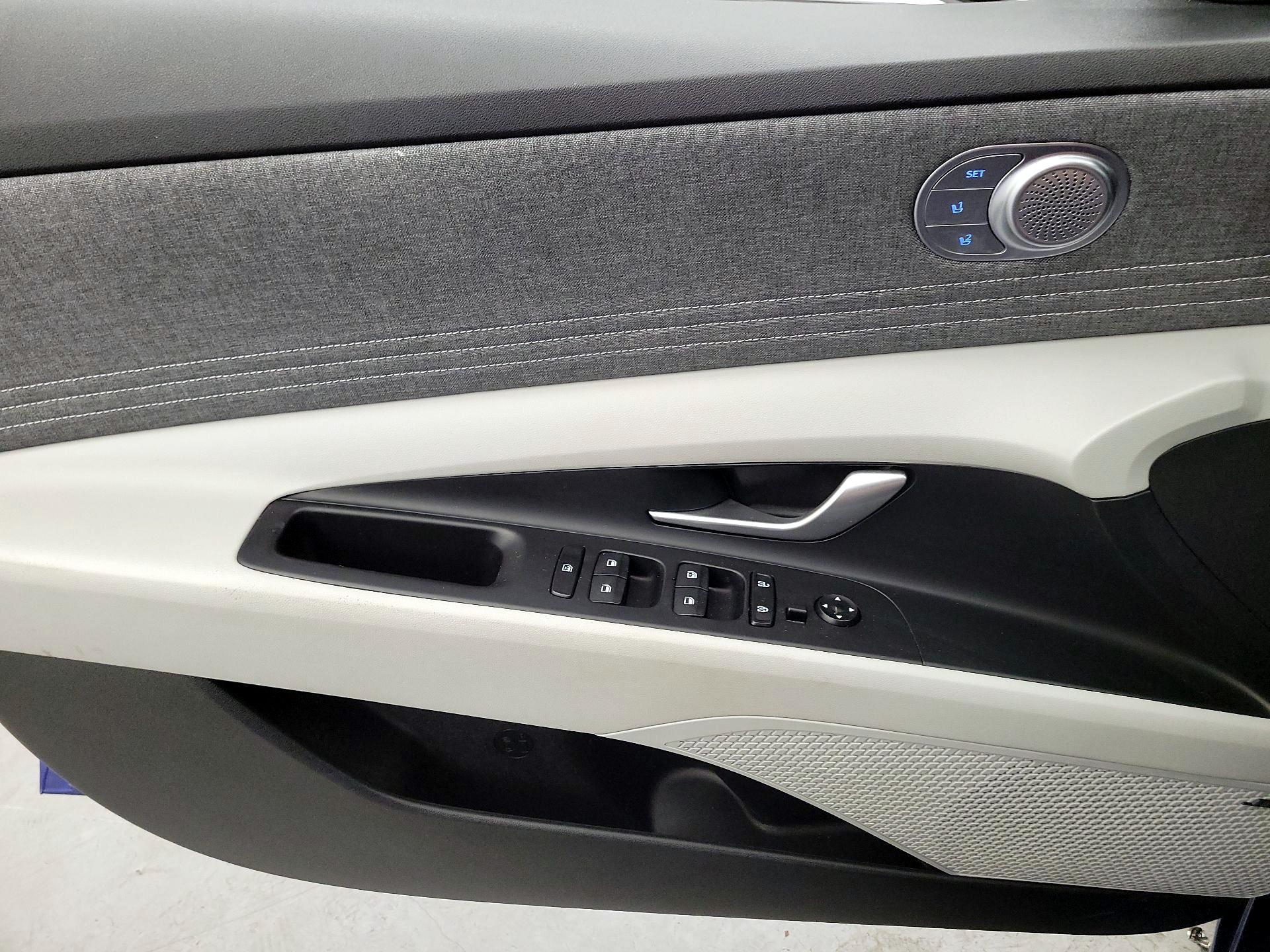 Thumbnail: 2023 Hyundai Elantra - 12