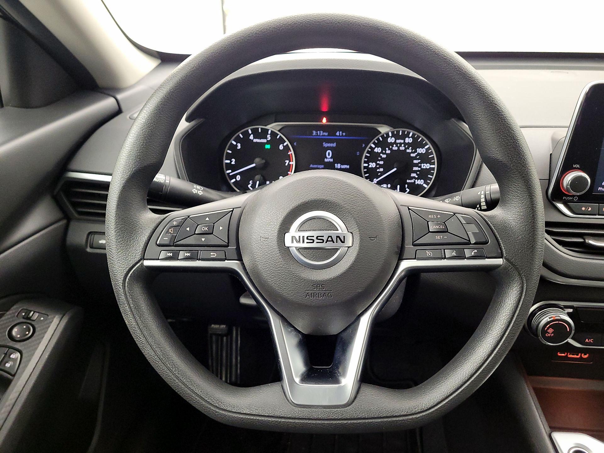 Thumbnail: 2020 Nissan Altima - 10