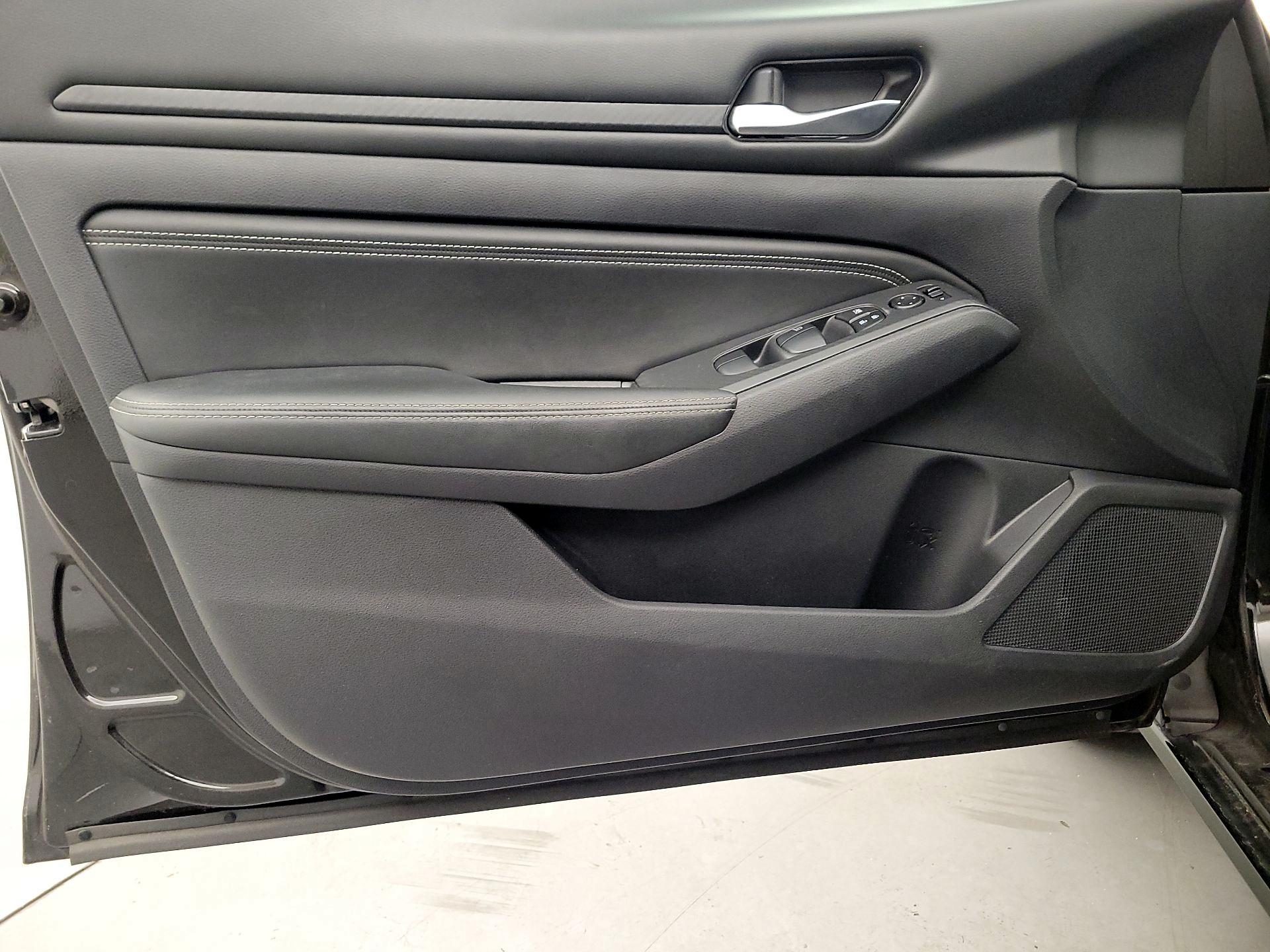 Thumbnail: 2020 Nissan Altima - 12