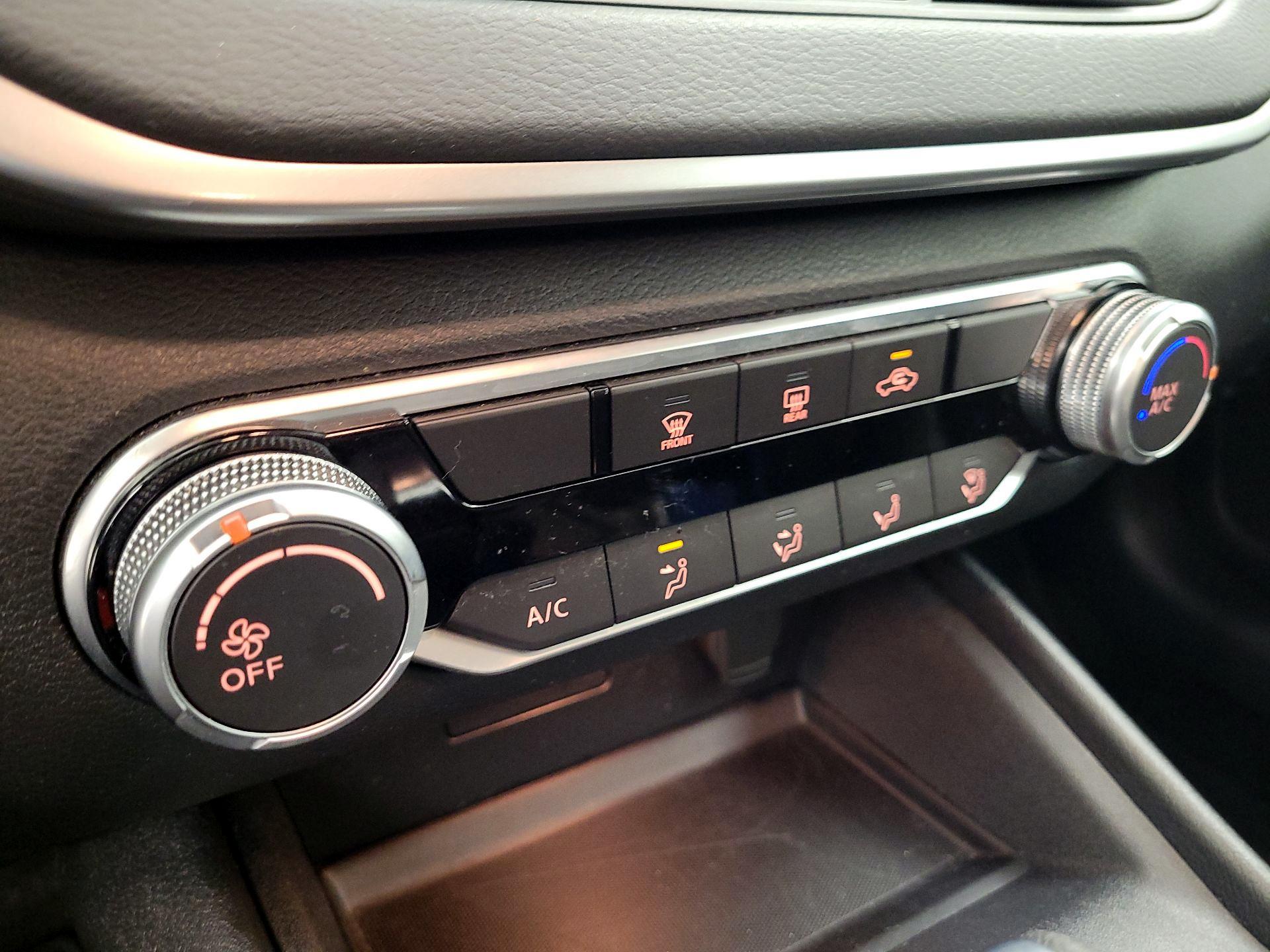 Thumbnail: 2020 Nissan Altima - 14