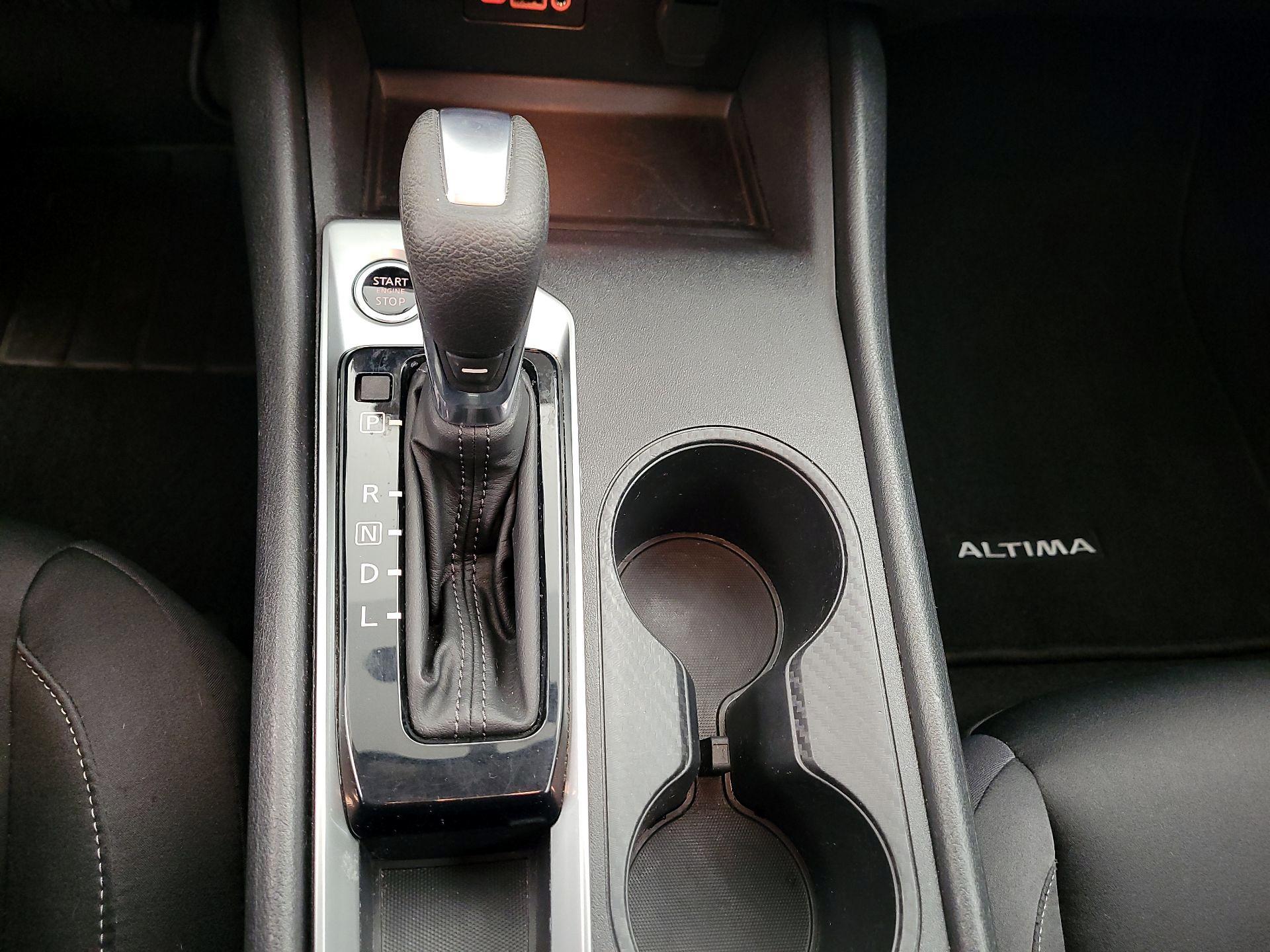 Thumbnail: 2020 Nissan Altima - 15