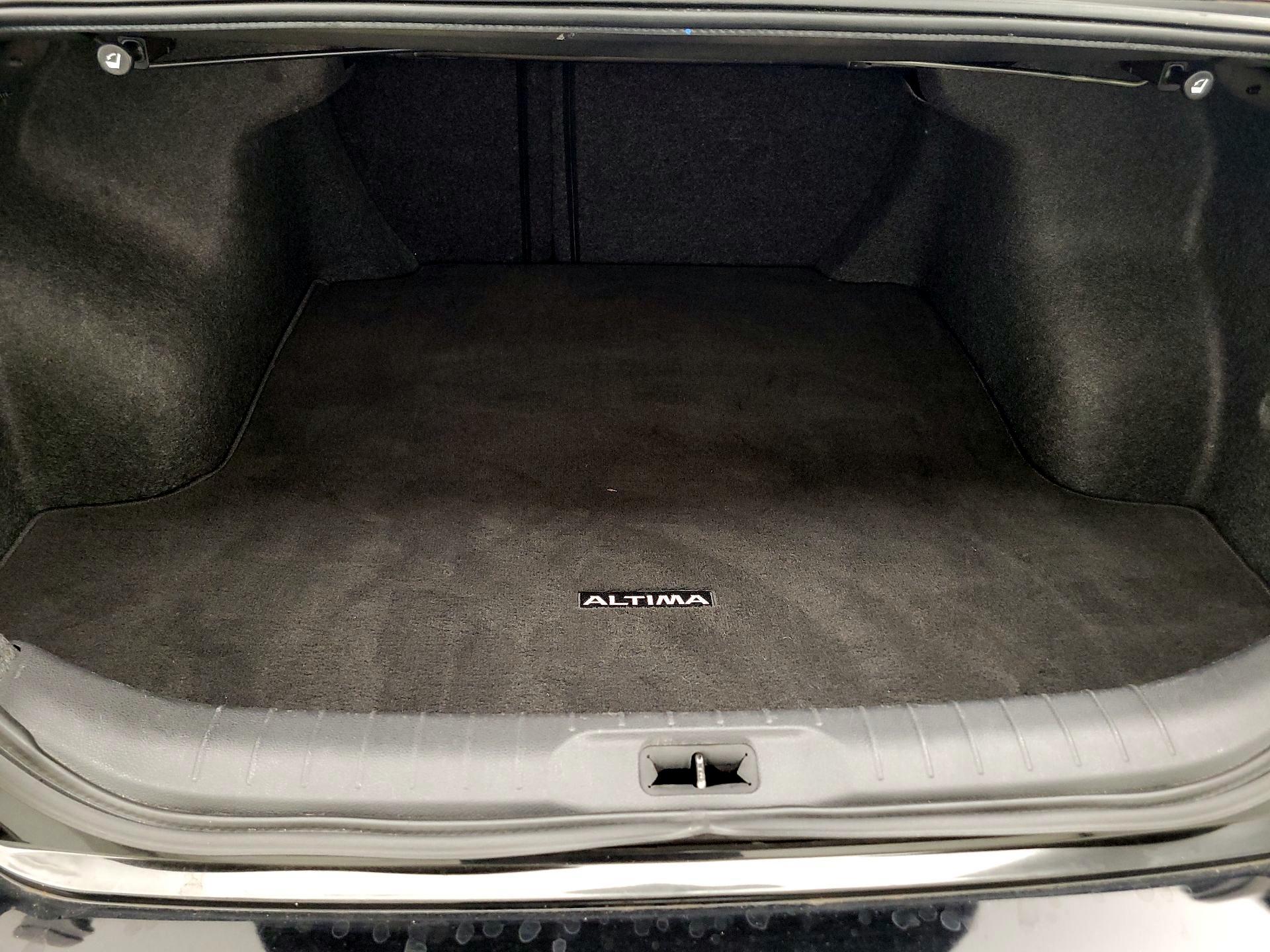 Thumbnail: 2020 Nissan Altima - 18