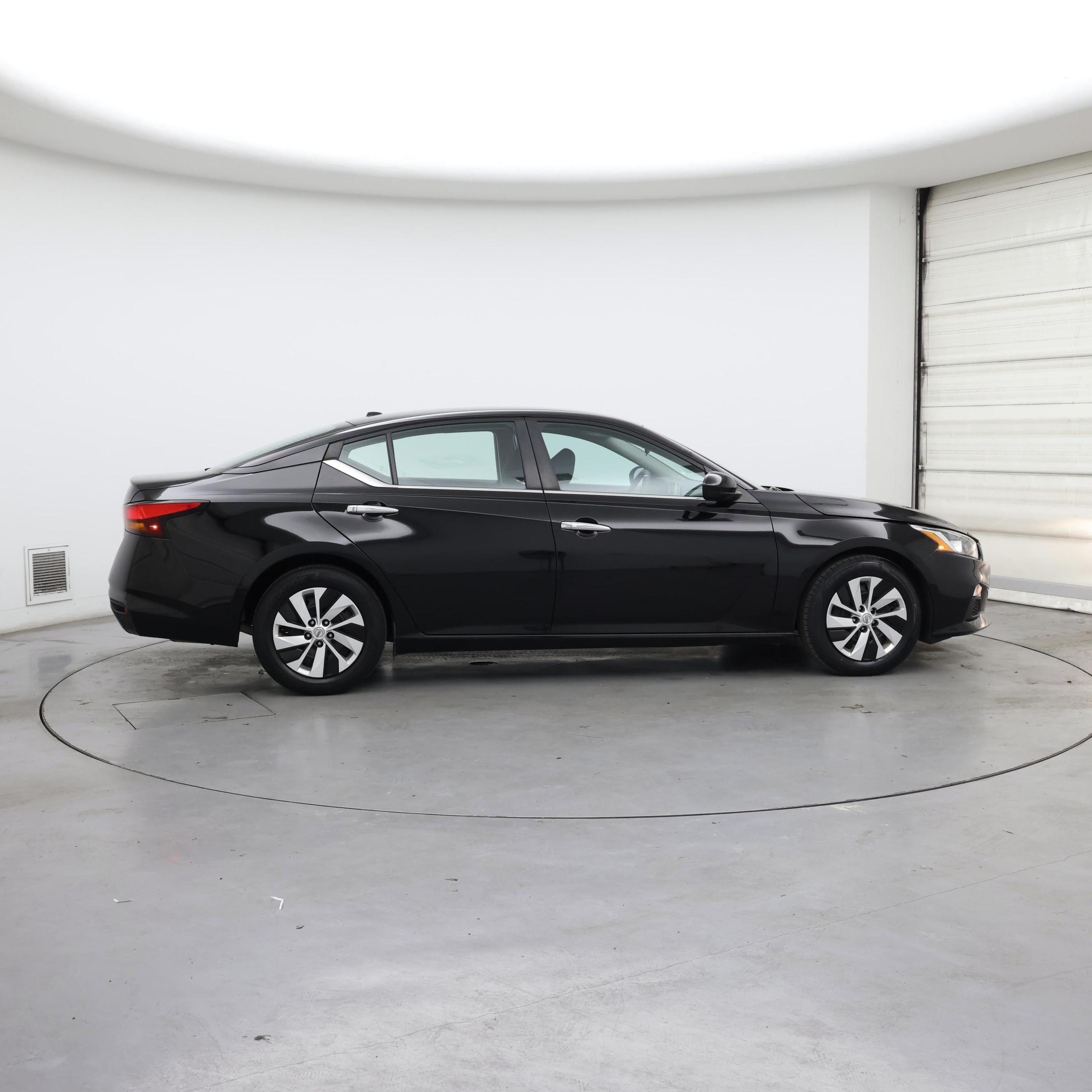 Thumbnail: 2020 Nissan Altima - 7