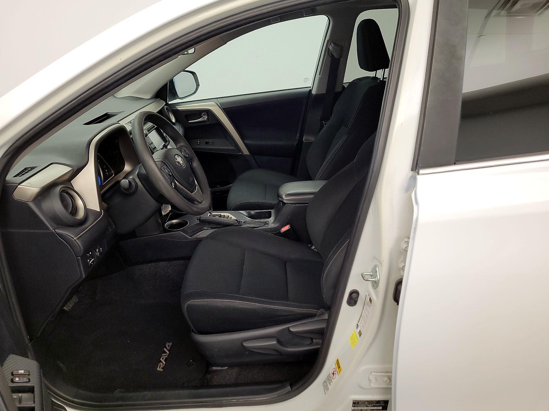 Thumbnail: 2015 Toyota RAV4 - 11