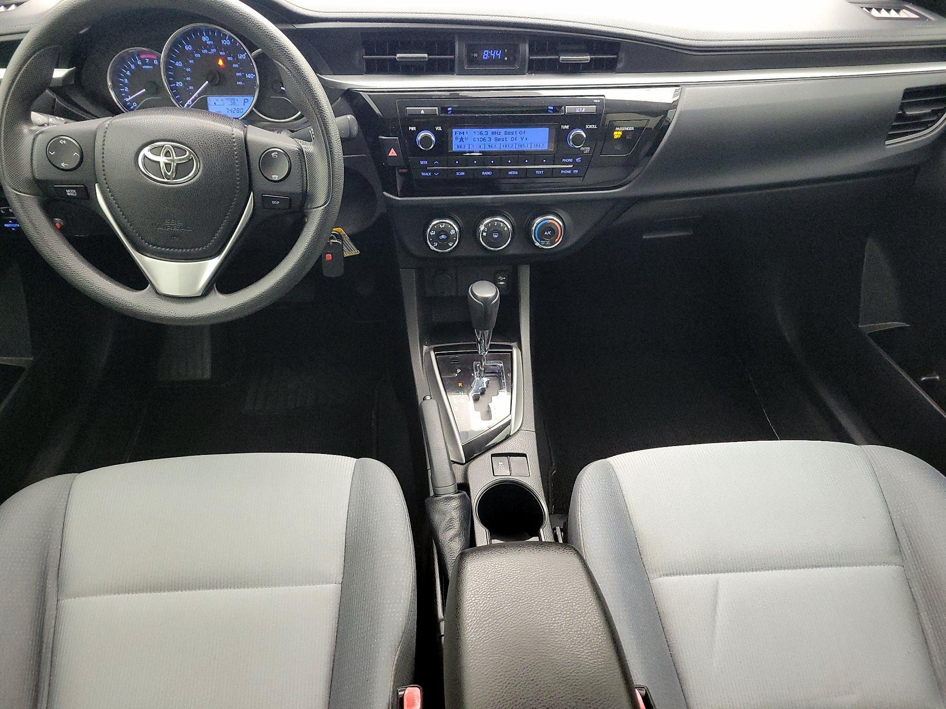 Thumbnail: 2015 Toyota Corolla - 9