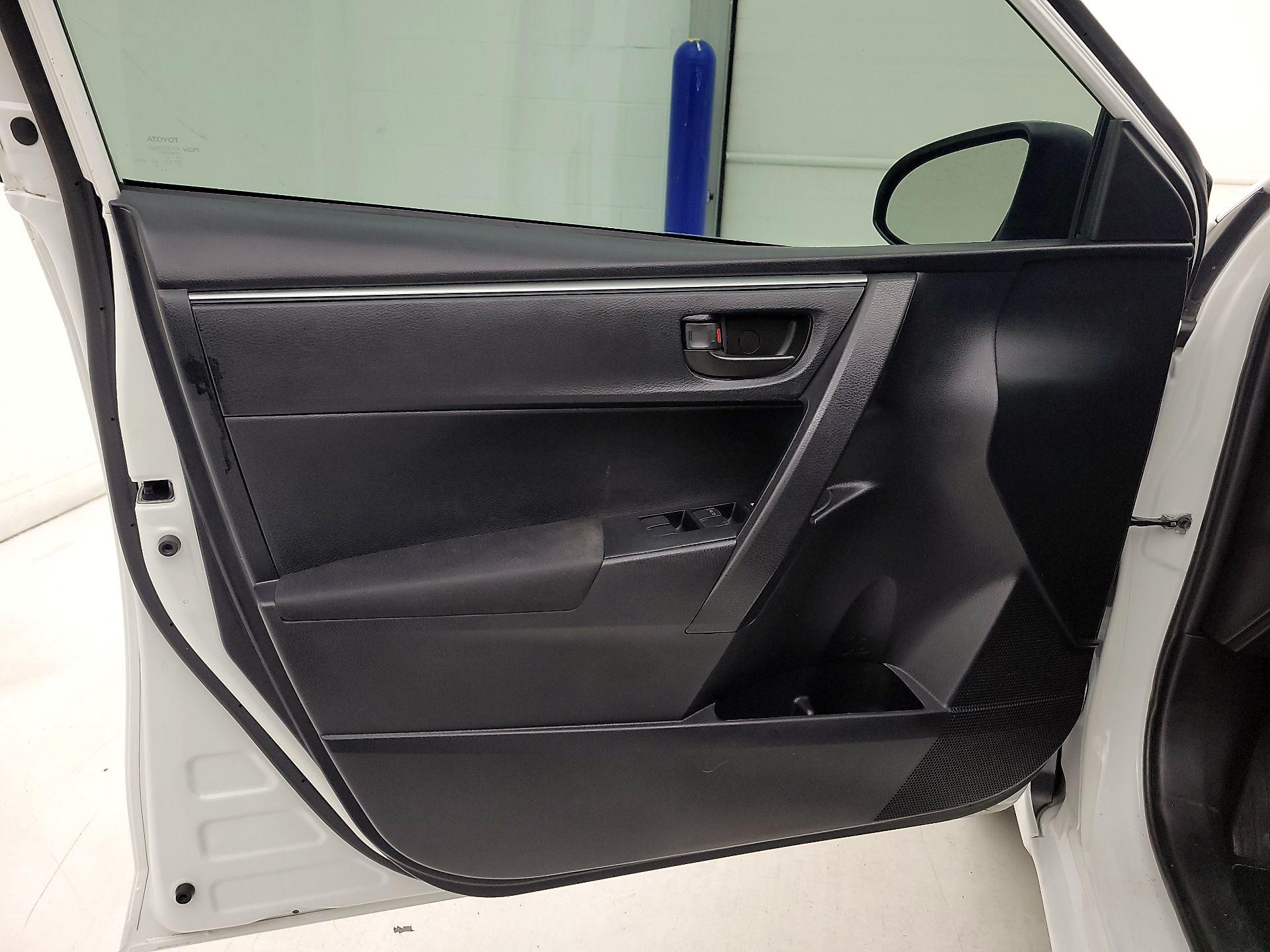 Thumbnail: 2015 Toyota Corolla - 12