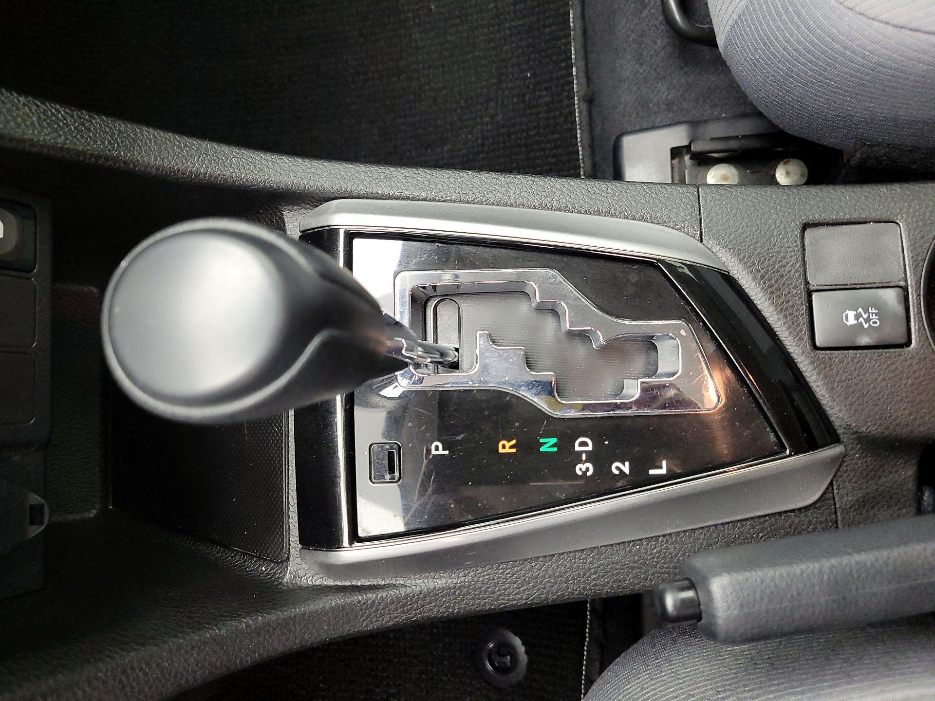 Thumbnail: 2015 Toyota Corolla - 16