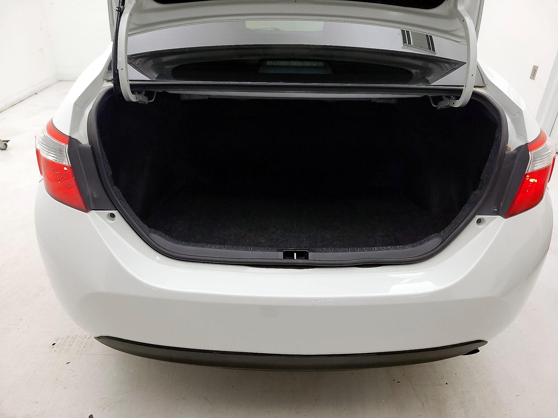 Thumbnail: 2015 Toyota Corolla - 19