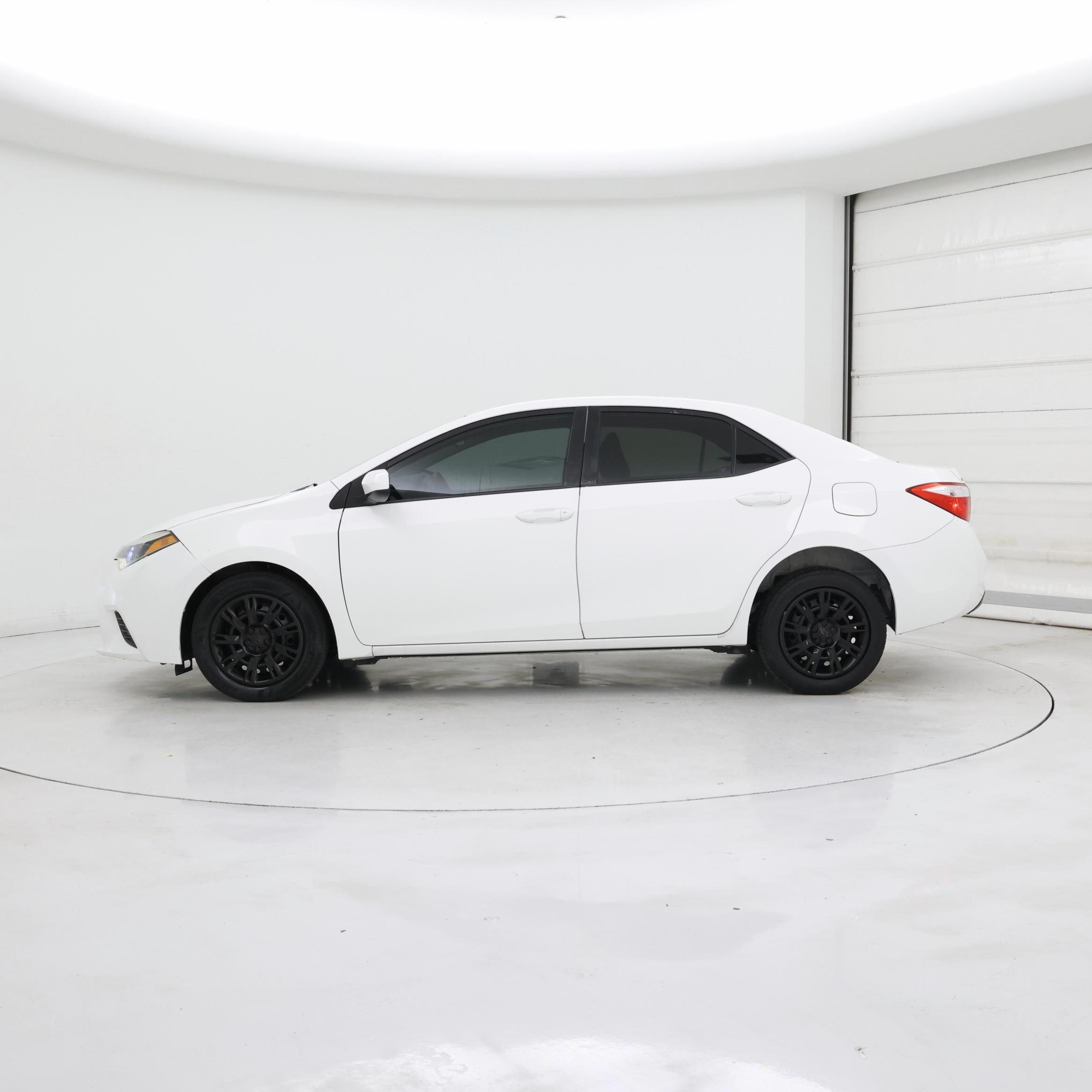 Thumbnail: 2015 Toyota Corolla - 3