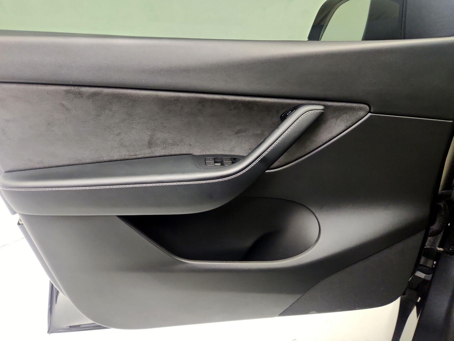 Thumbnail: 2022 Tesla Model Y - 12