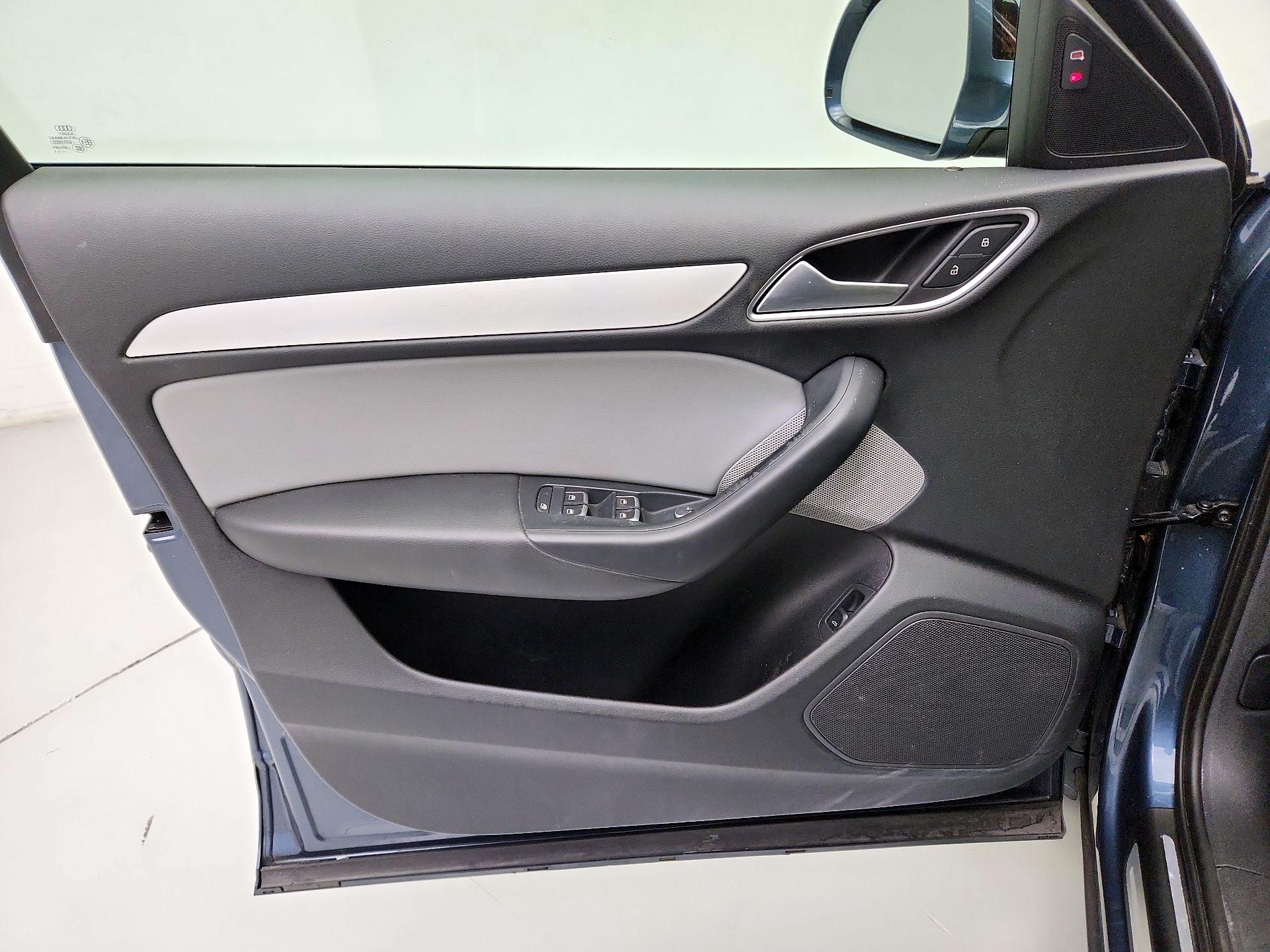 Thumbnail: 2018 Audi Q3 - 12