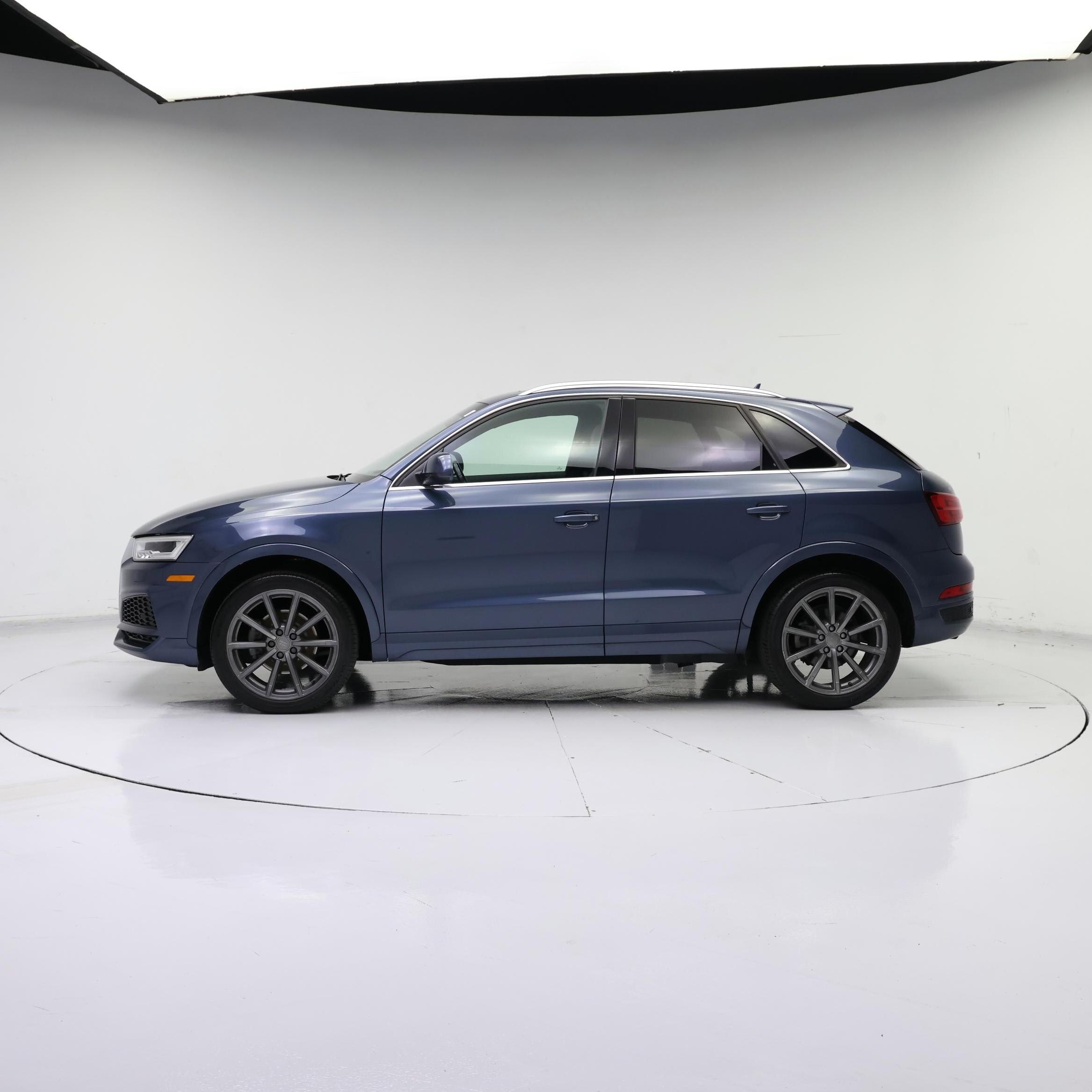 Thumbnail: 2018 Audi Q3 - 3