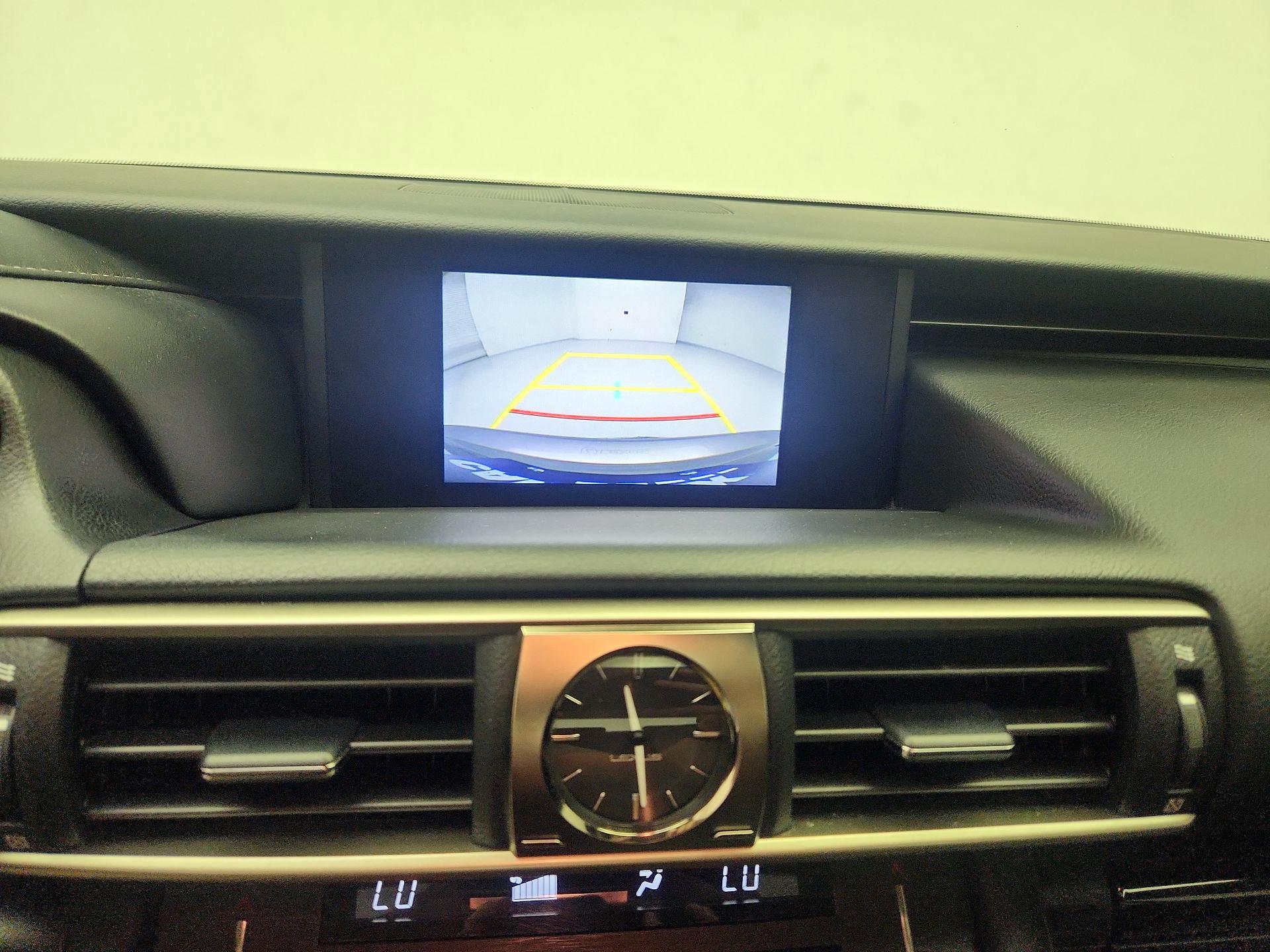 Thumbnail: 2019 Lexus IS - 15