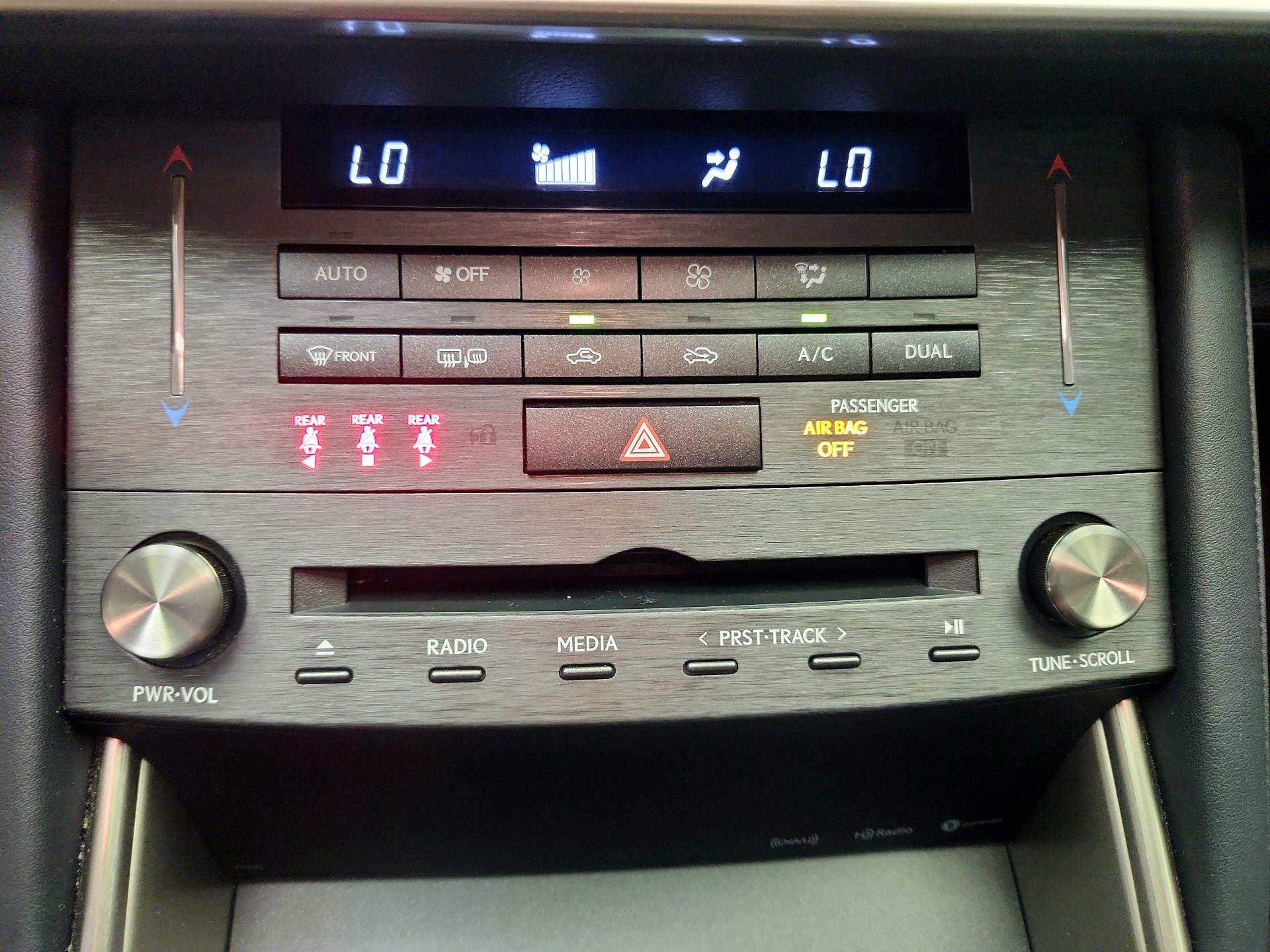 Thumbnail: 2019 Lexus IS - 17