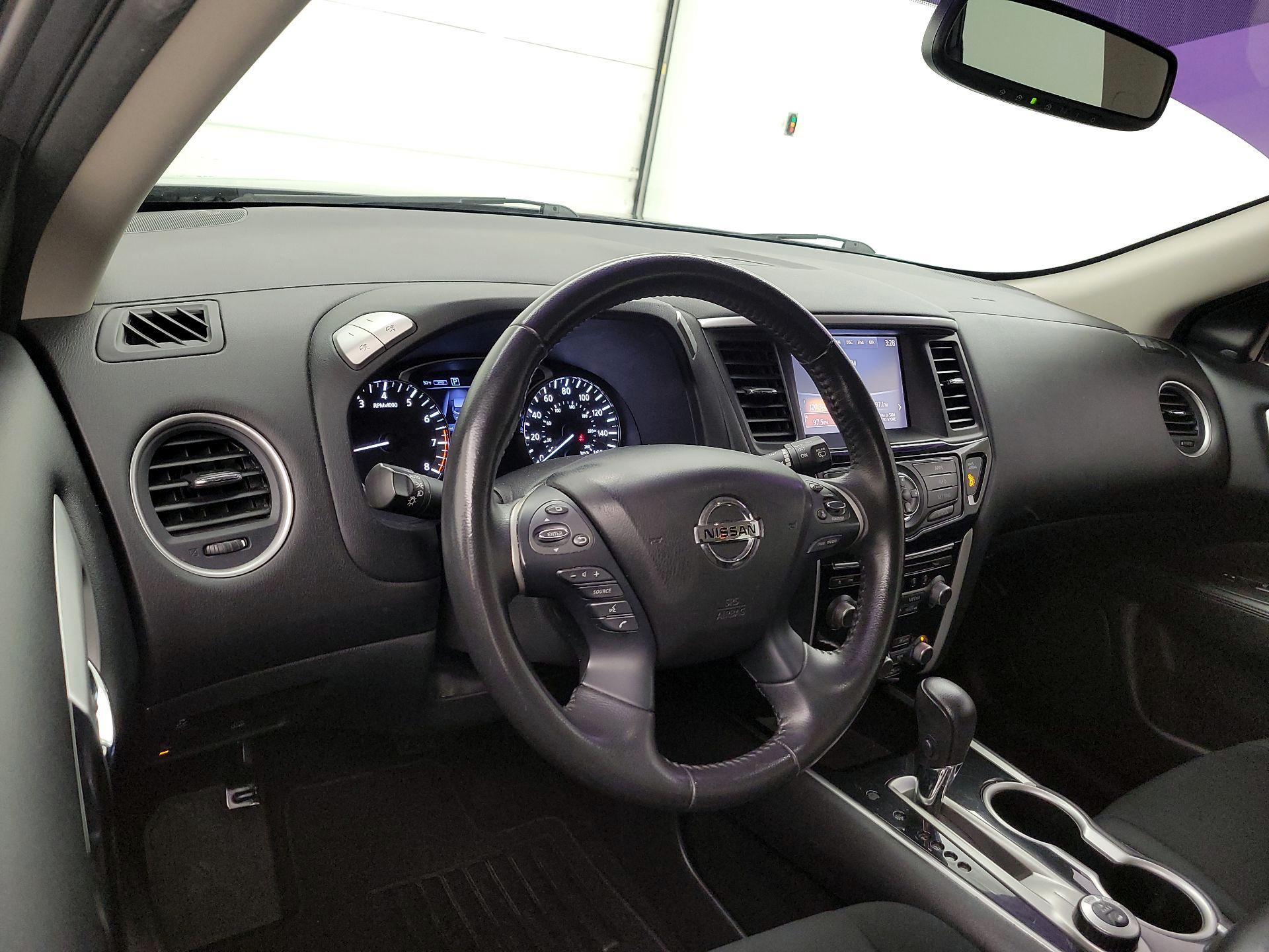 Thumbnail: 2019 Nissan Pathfinder - 9