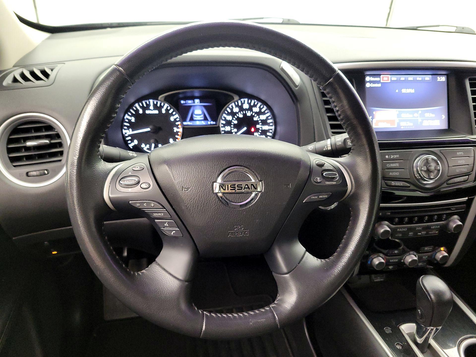 Thumbnail: 2019 Nissan Pathfinder - 10