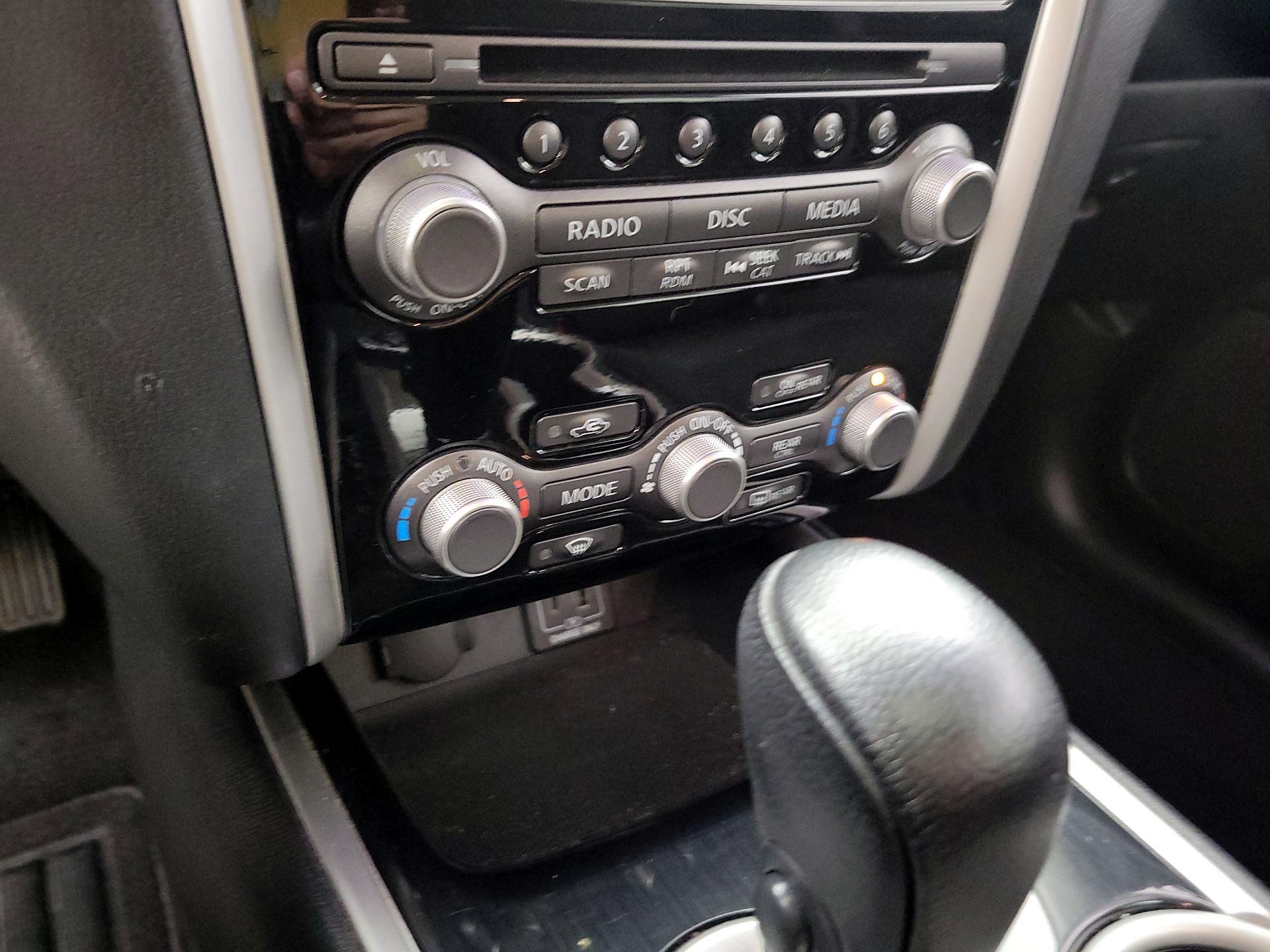 Thumbnail: 2019 Nissan Pathfinder - 16