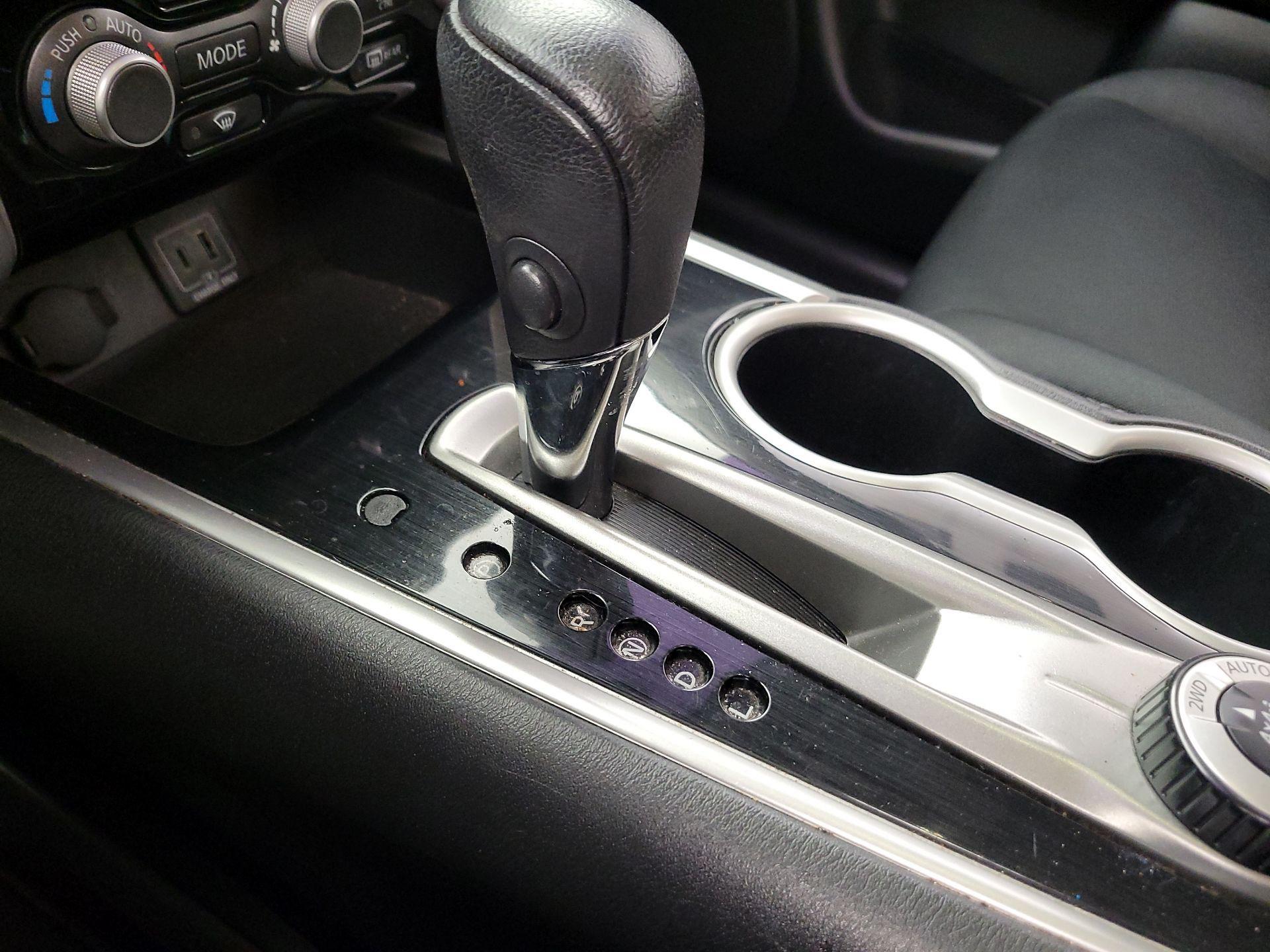 Thumbnail: 2019 Nissan Pathfinder - 17