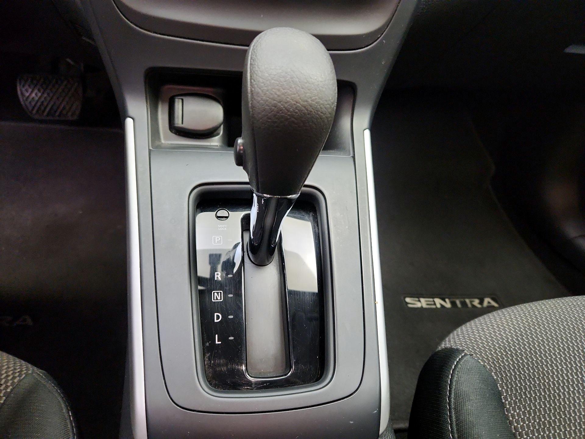 Thumbnail: 2019 Nissan Sentra - 17