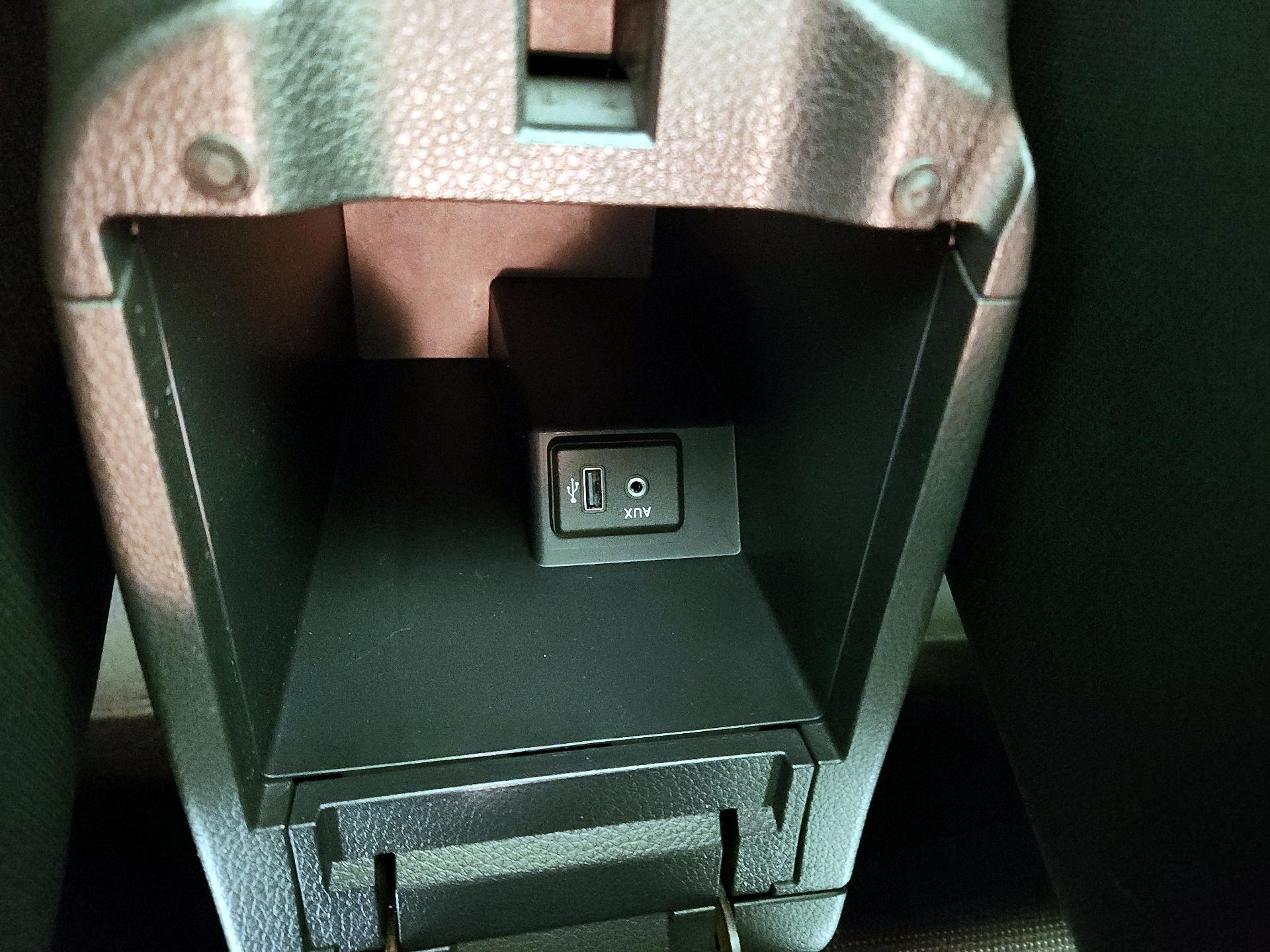 Thumbnail: 2019 Nissan Sentra - 18