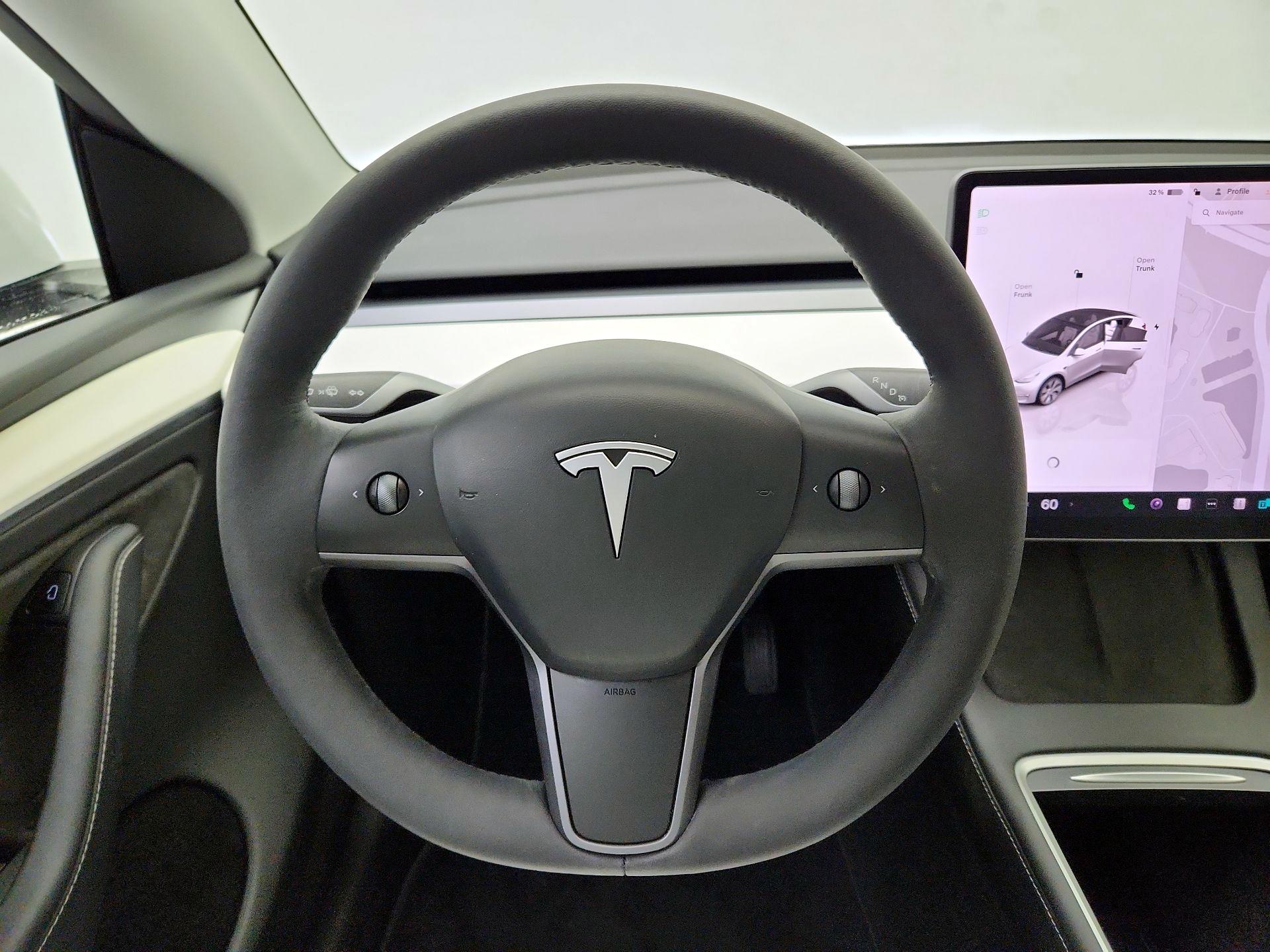 Thumbnail: 2023 Tesla Model Y - 10