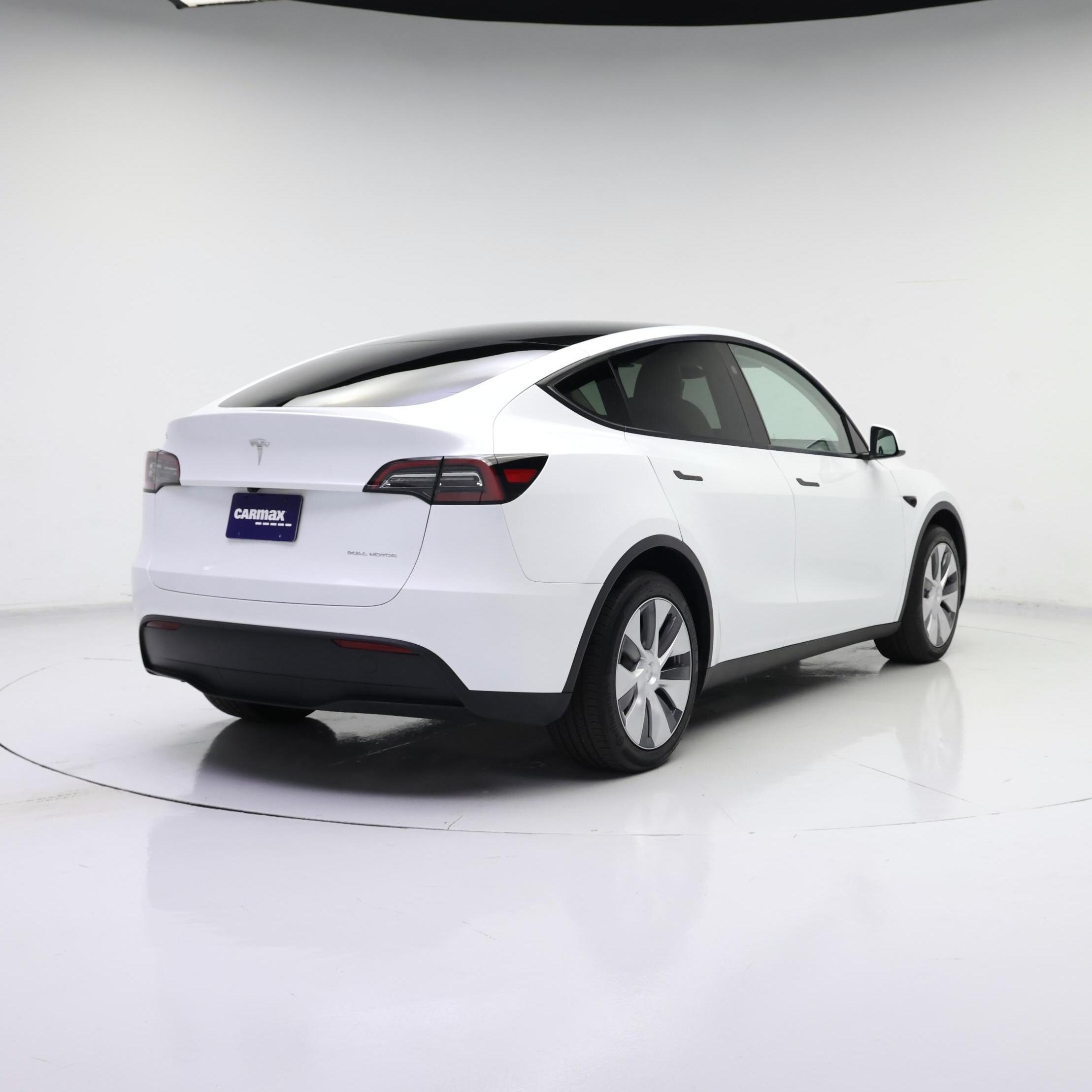 Thumbnail: 2023 Tesla Model Y - 8