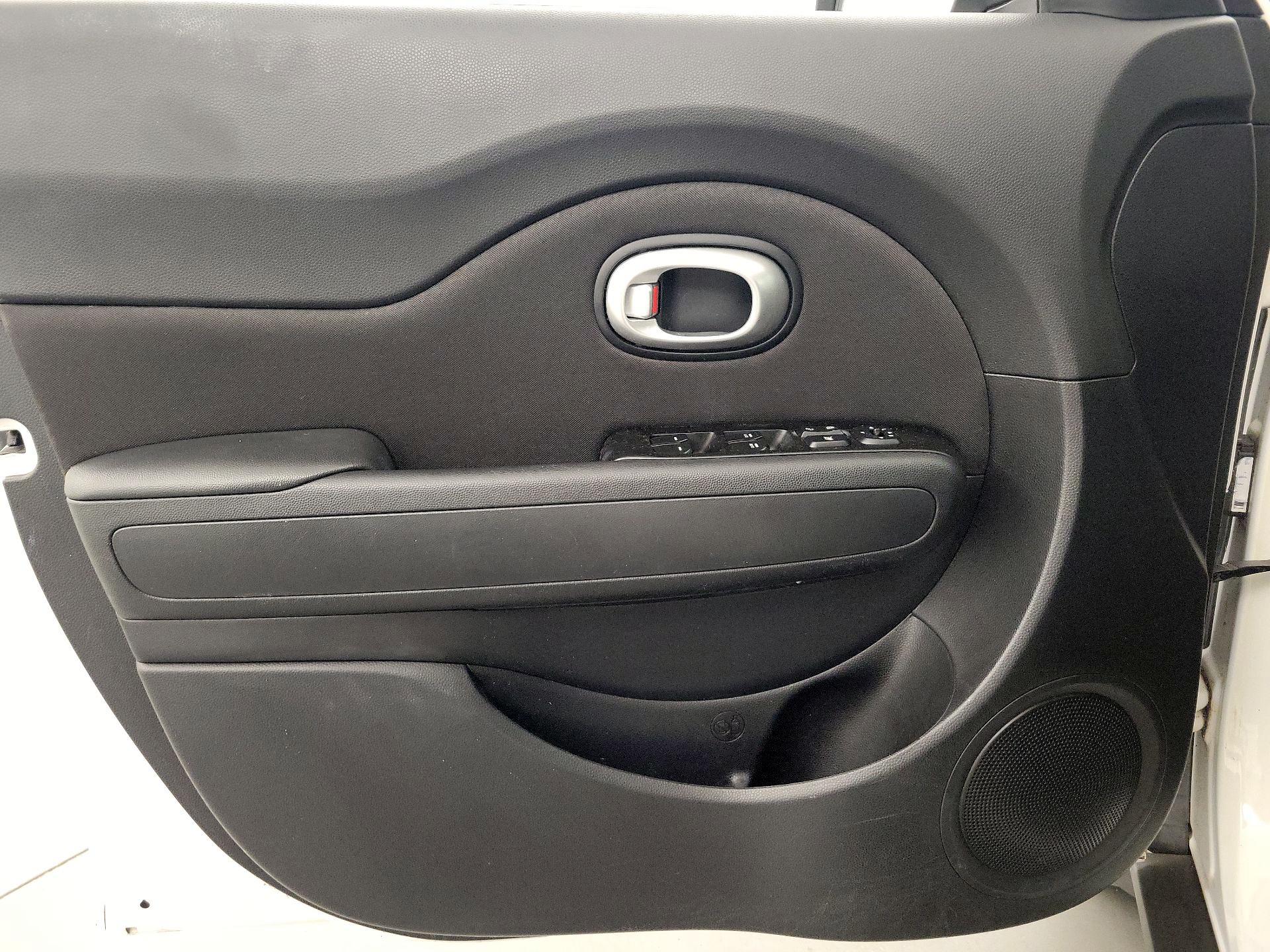 Thumbnail: 2015 Kia Soul - 12