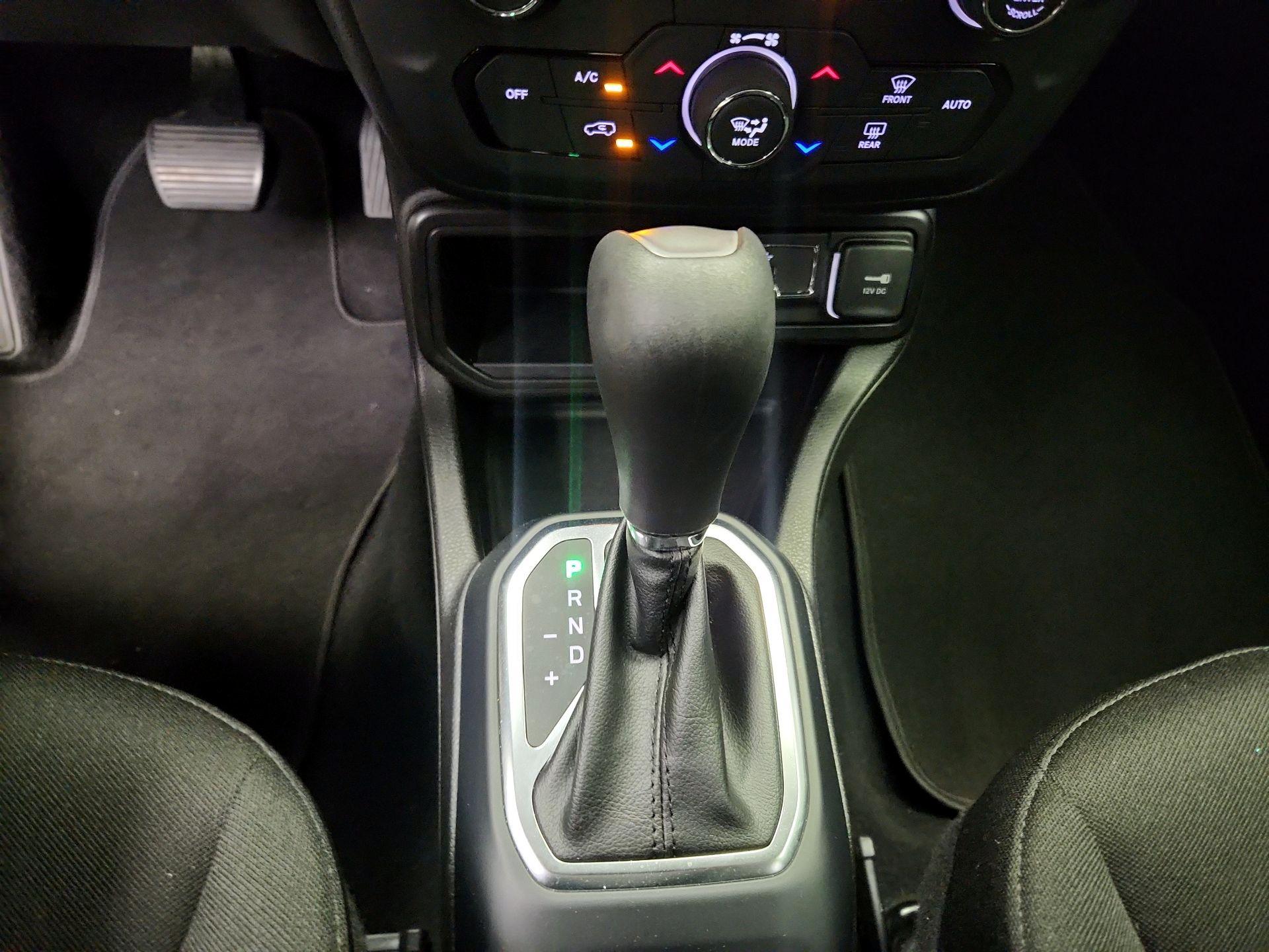 Thumbnail: 2021 Jeep Renegade - 18