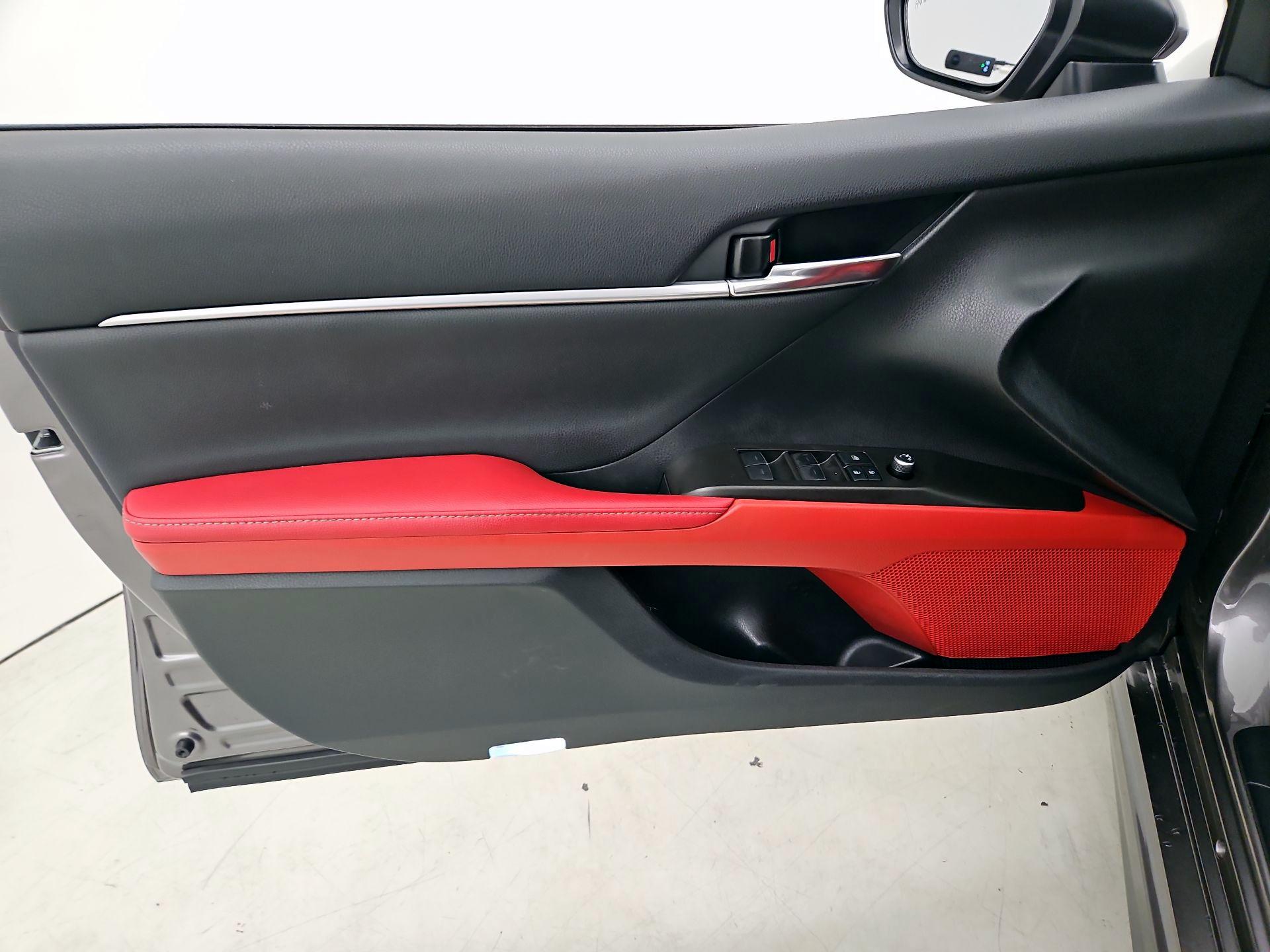 Thumbnail: 2022 Toyota Camry - 12