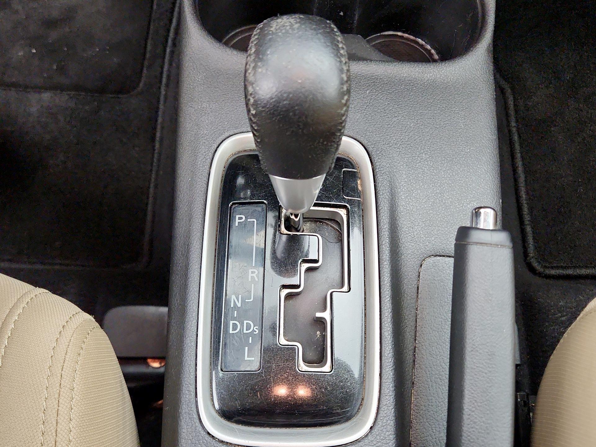 Thumbnail: 2016 Mitsubishi Outlander - 17