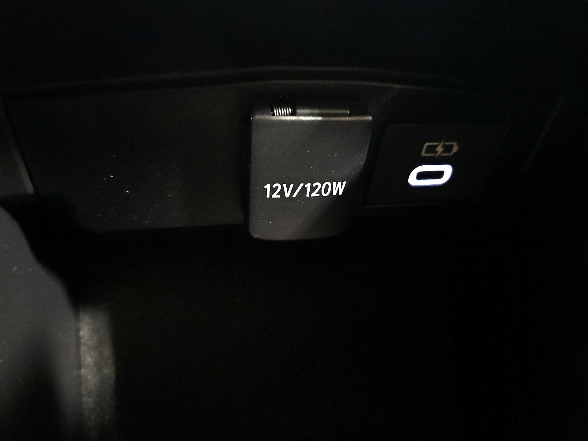 Thumbnail: 2025 Toyota Corolla - 18