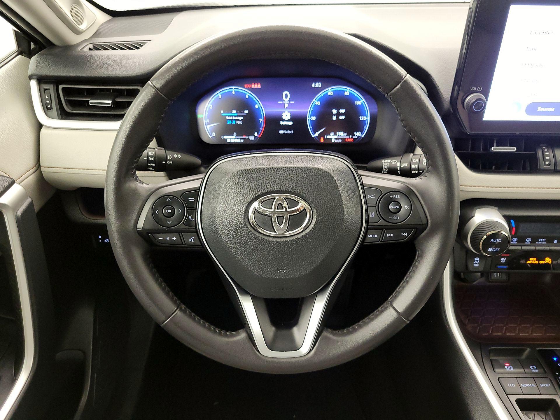 Thumbnail: 2025 Toyota RAV4 - 10