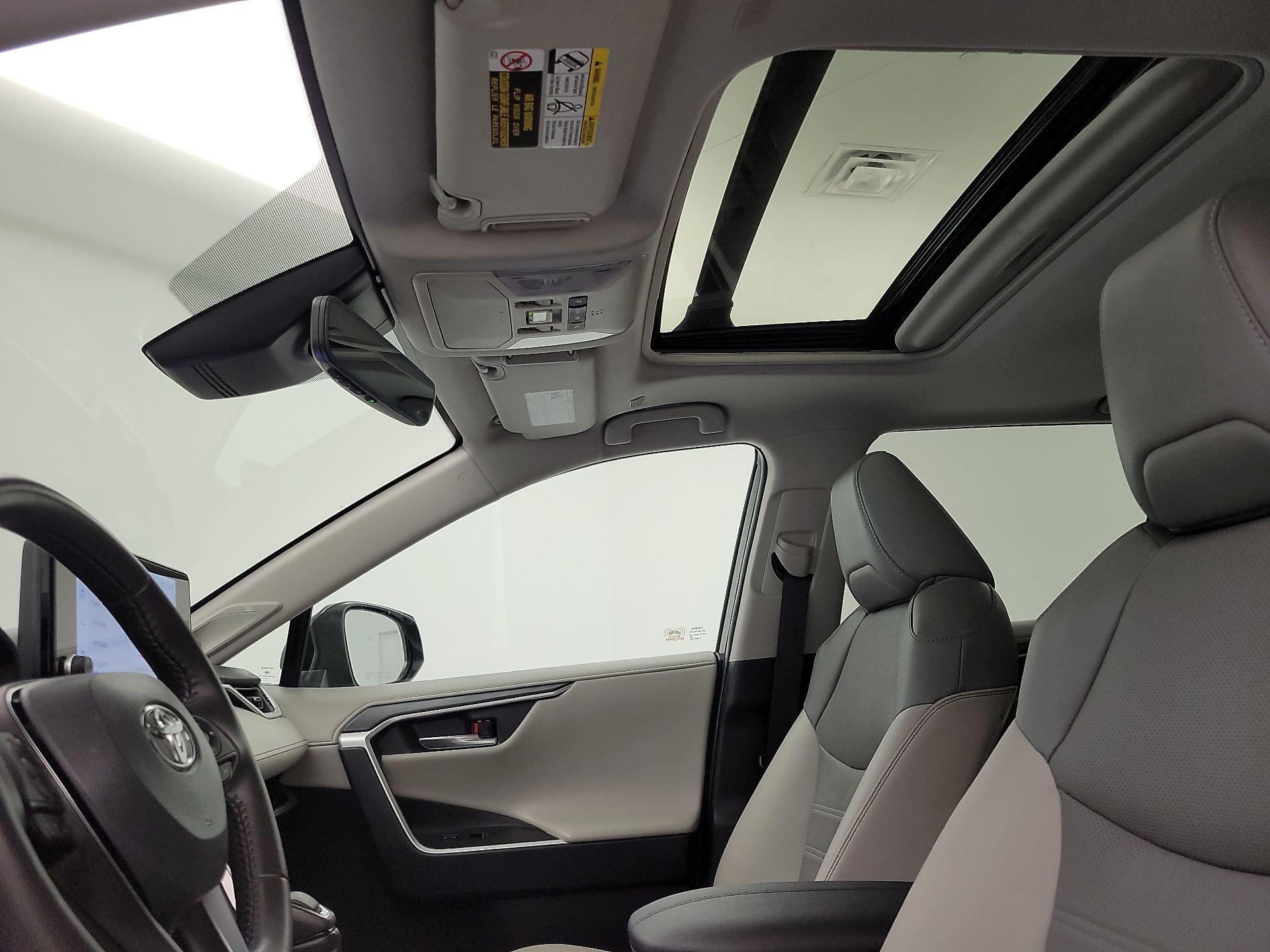 Thumbnail: 2025 Toyota RAV4 - 19