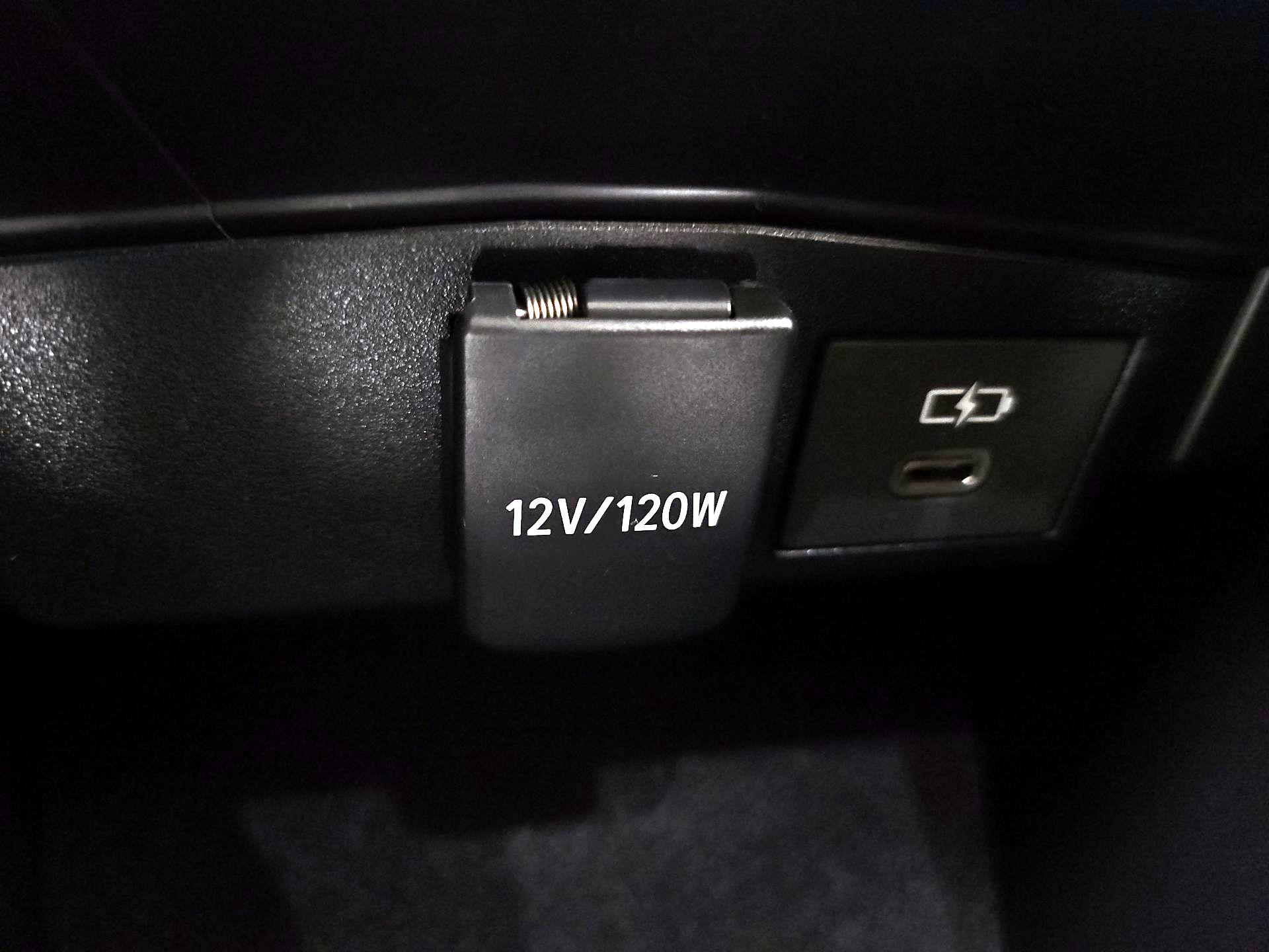 Thumbnail: 2025 Toyota Corolla - 18