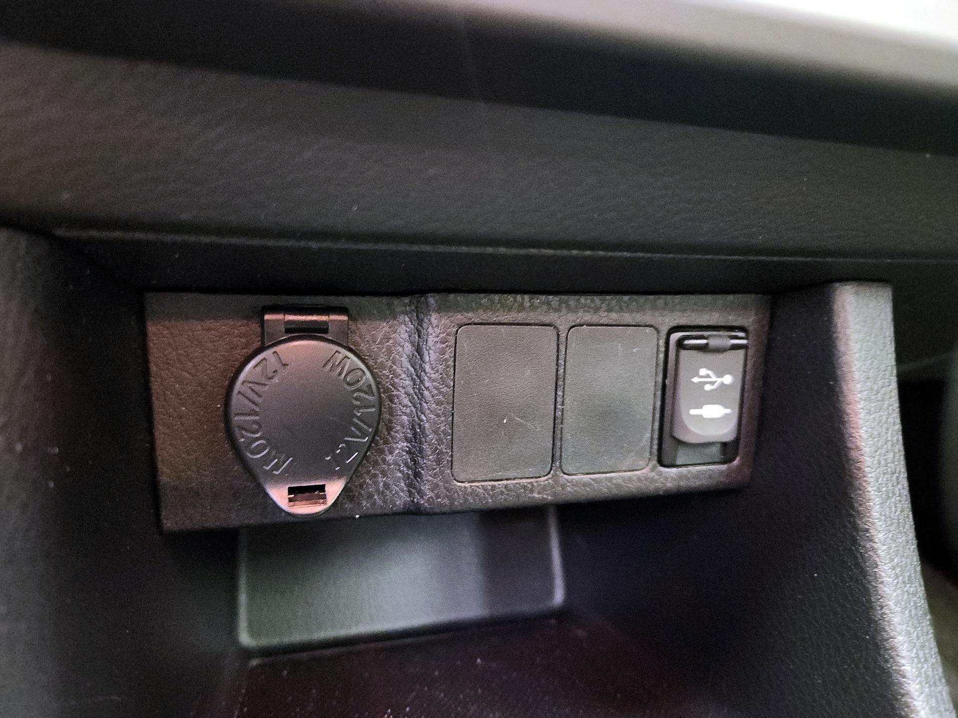 Thumbnail: 2014 Toyota Corolla - 18