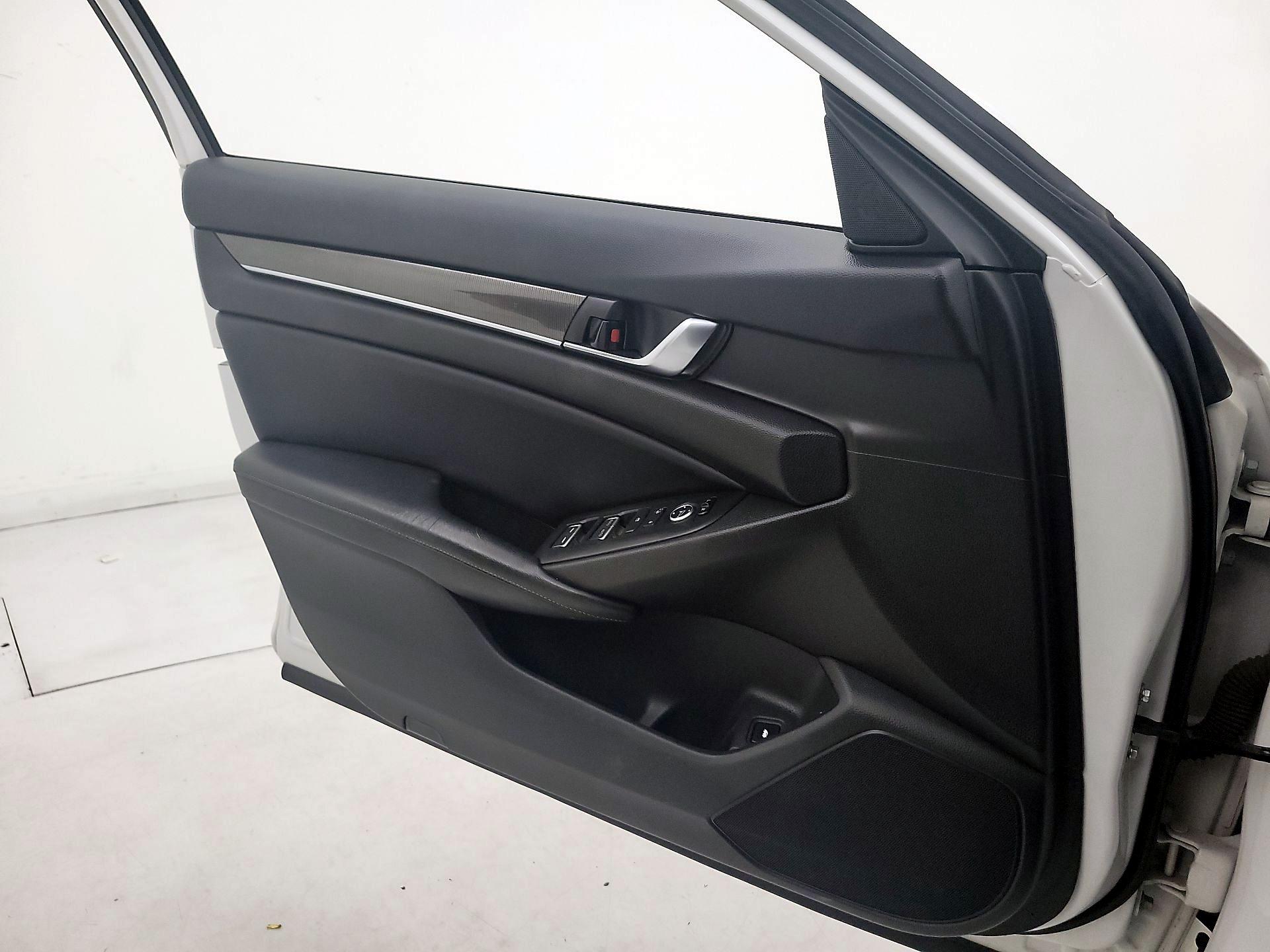Thumbnail: 2018 Honda Accord - 12